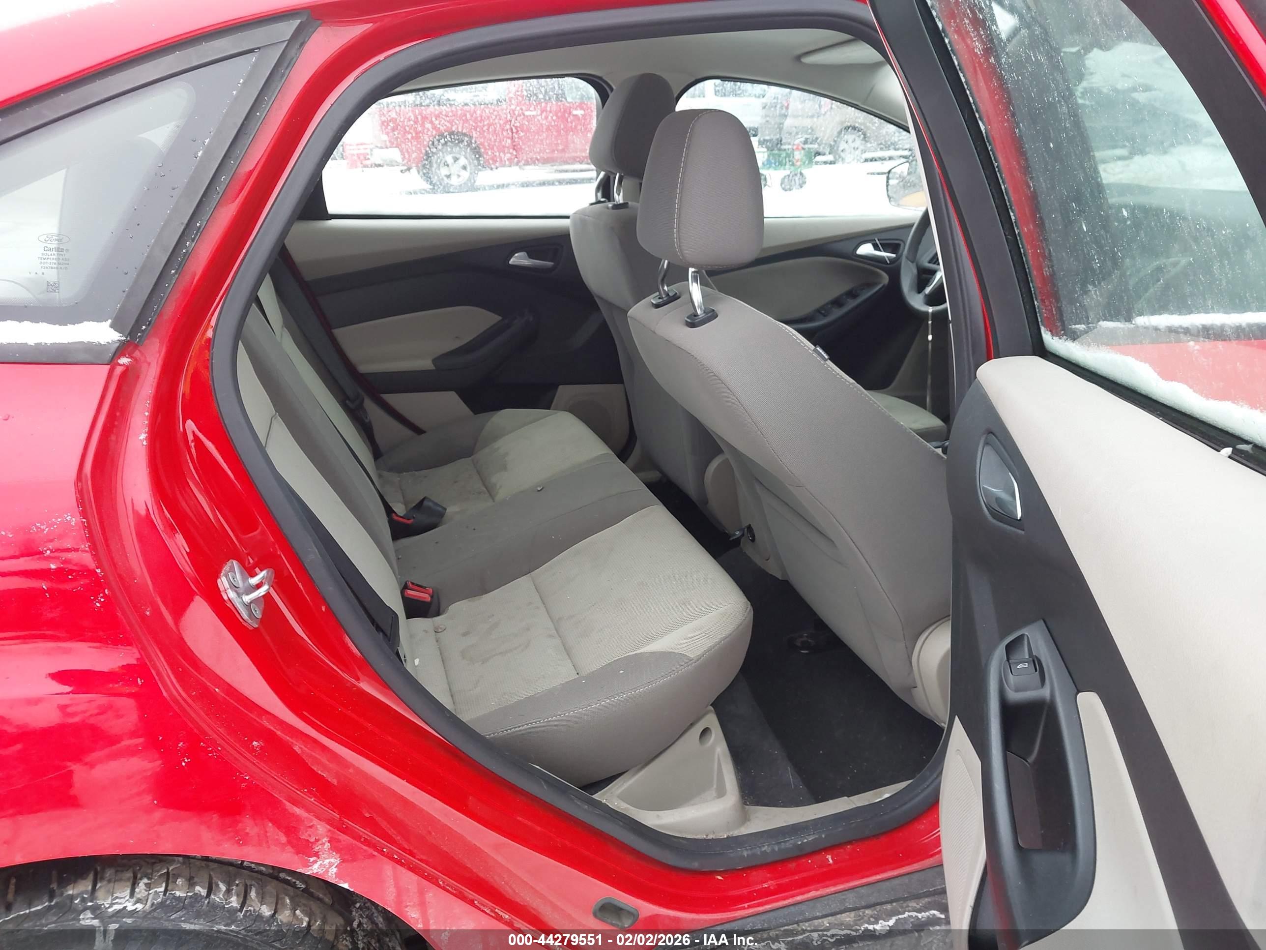 FORD FOCUS image 8