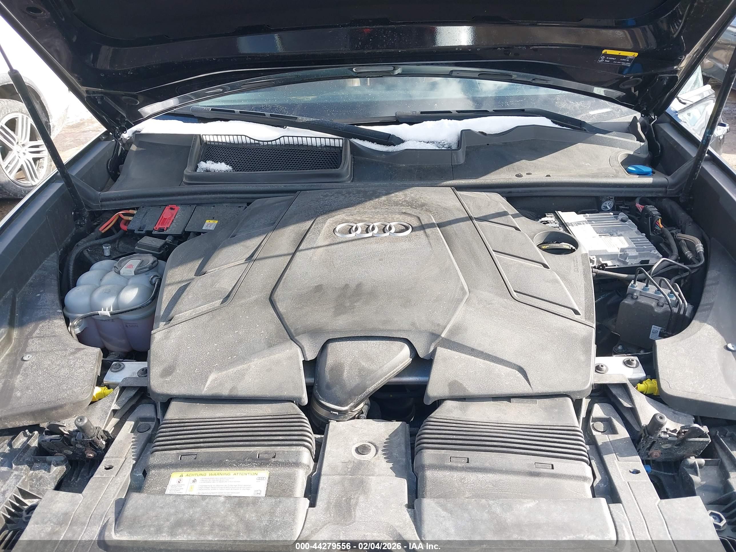 AUDI Q8 image 10