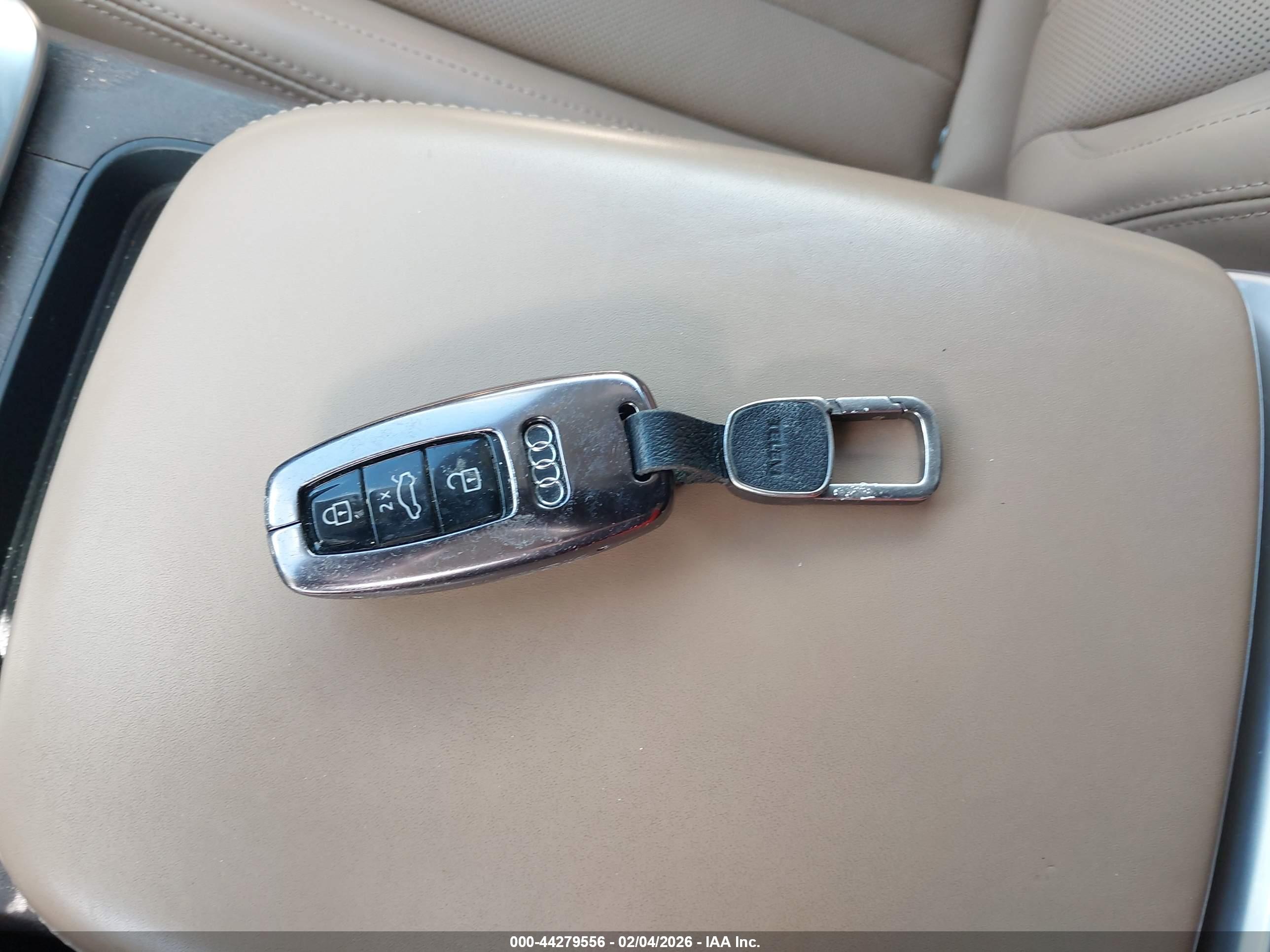 AUDI Q8 image 11