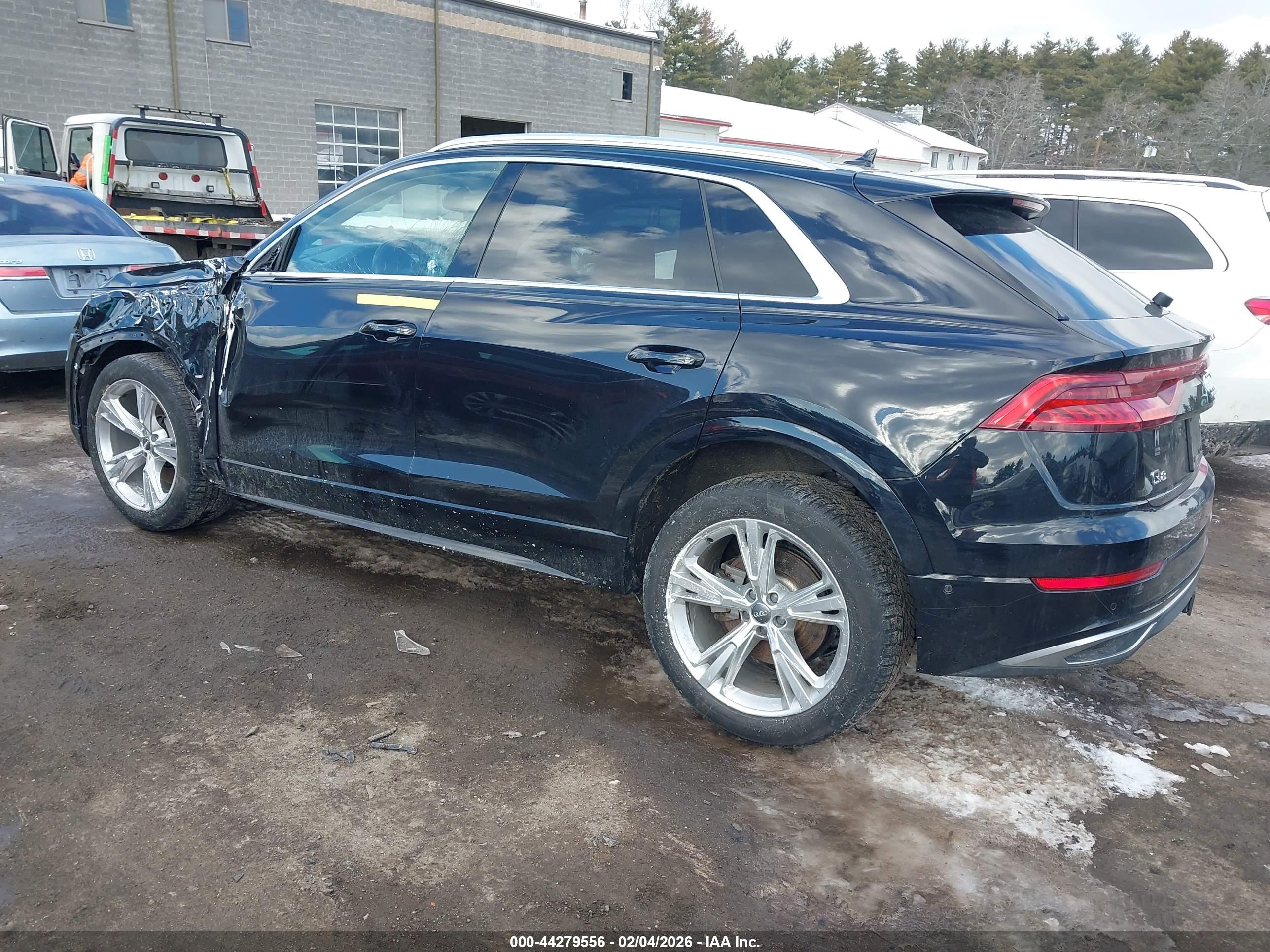 AUDI Q8 image 3