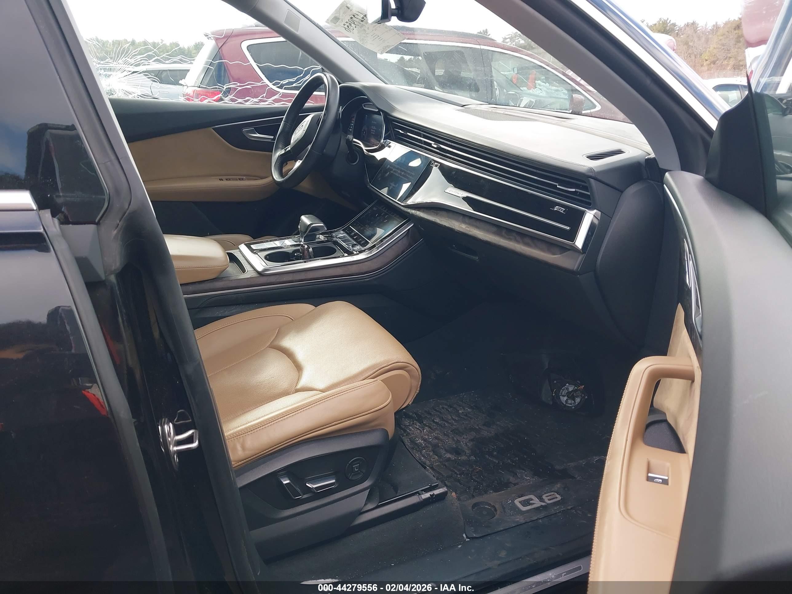 AUDI Q8 image 5