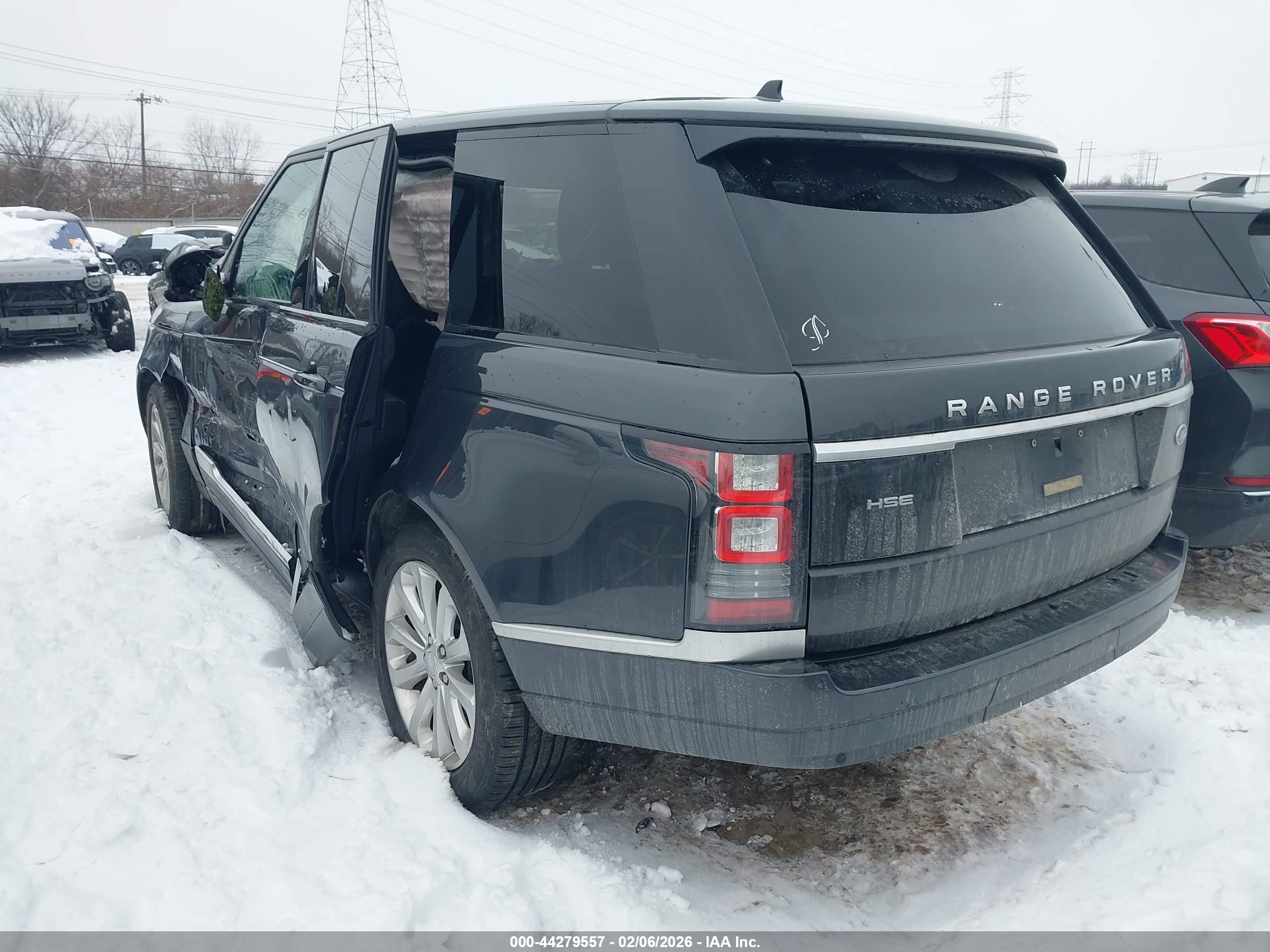 LAND ROVER image 3