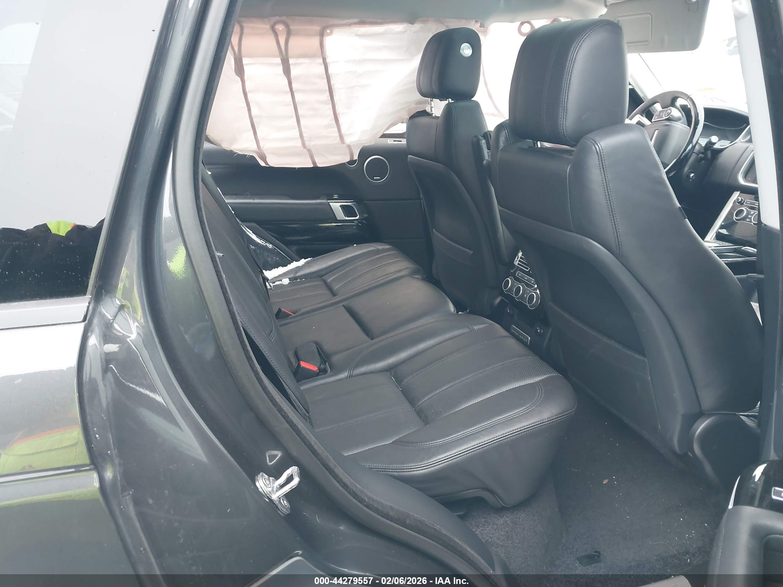 LAND ROVER image 8