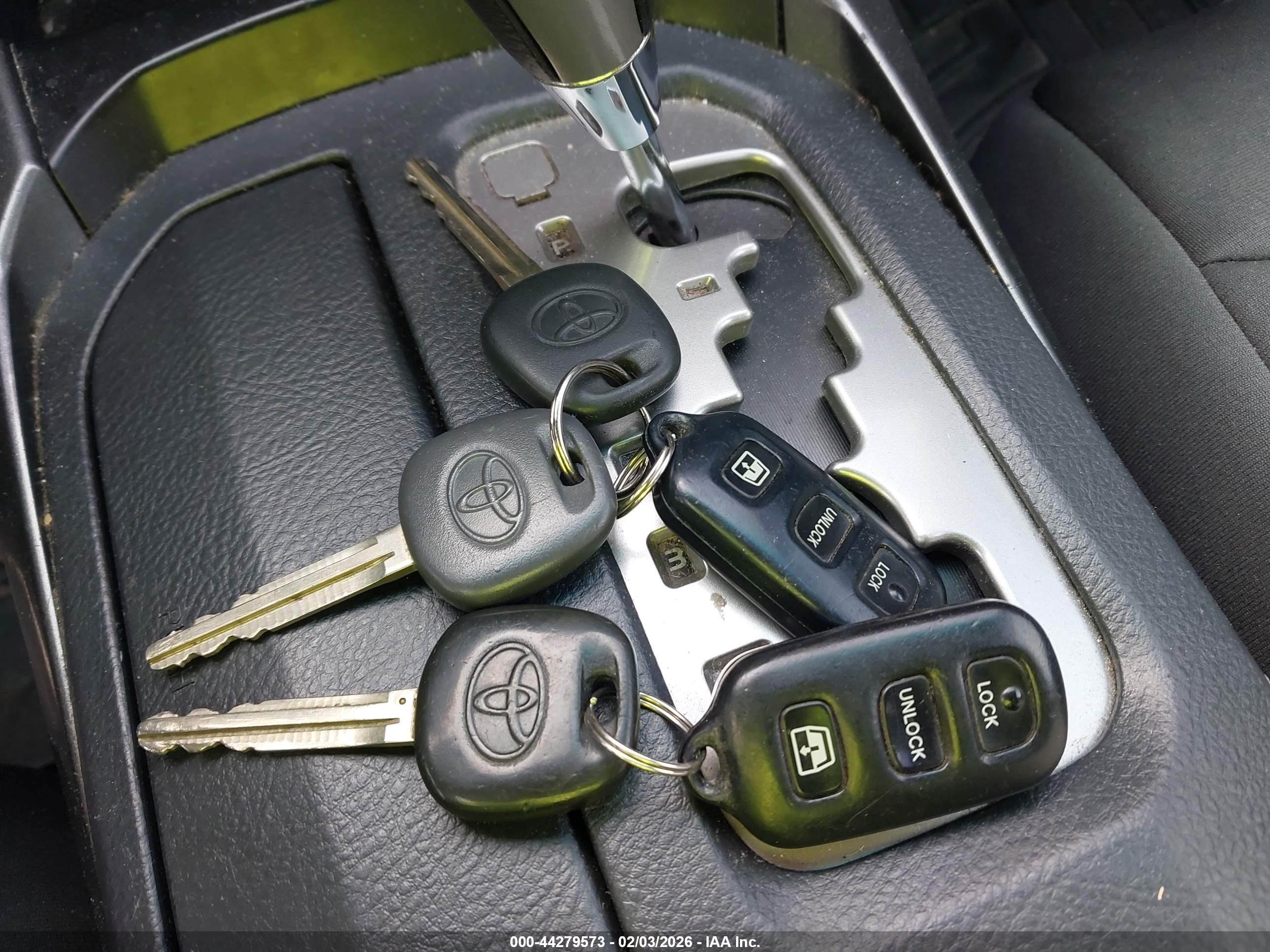 TOYOTA 4RUNNER image 11