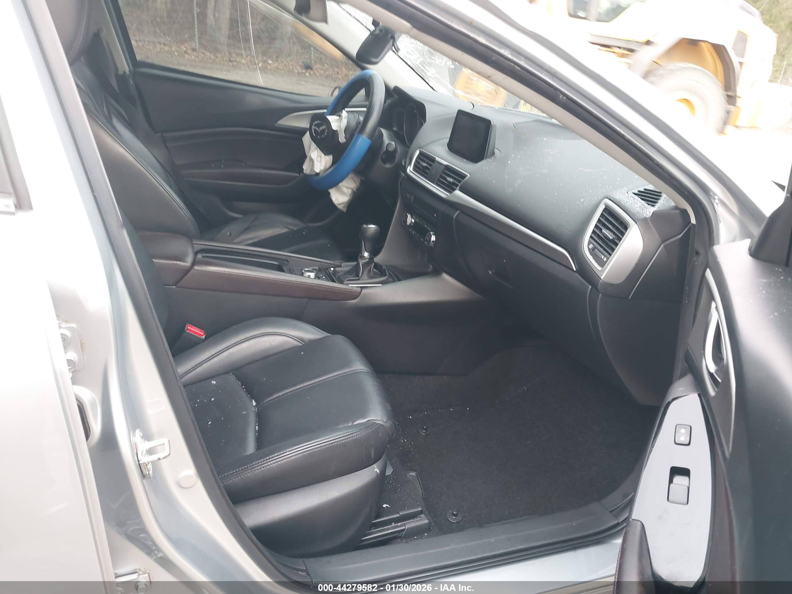 MAZDA MAZDA3 image 5