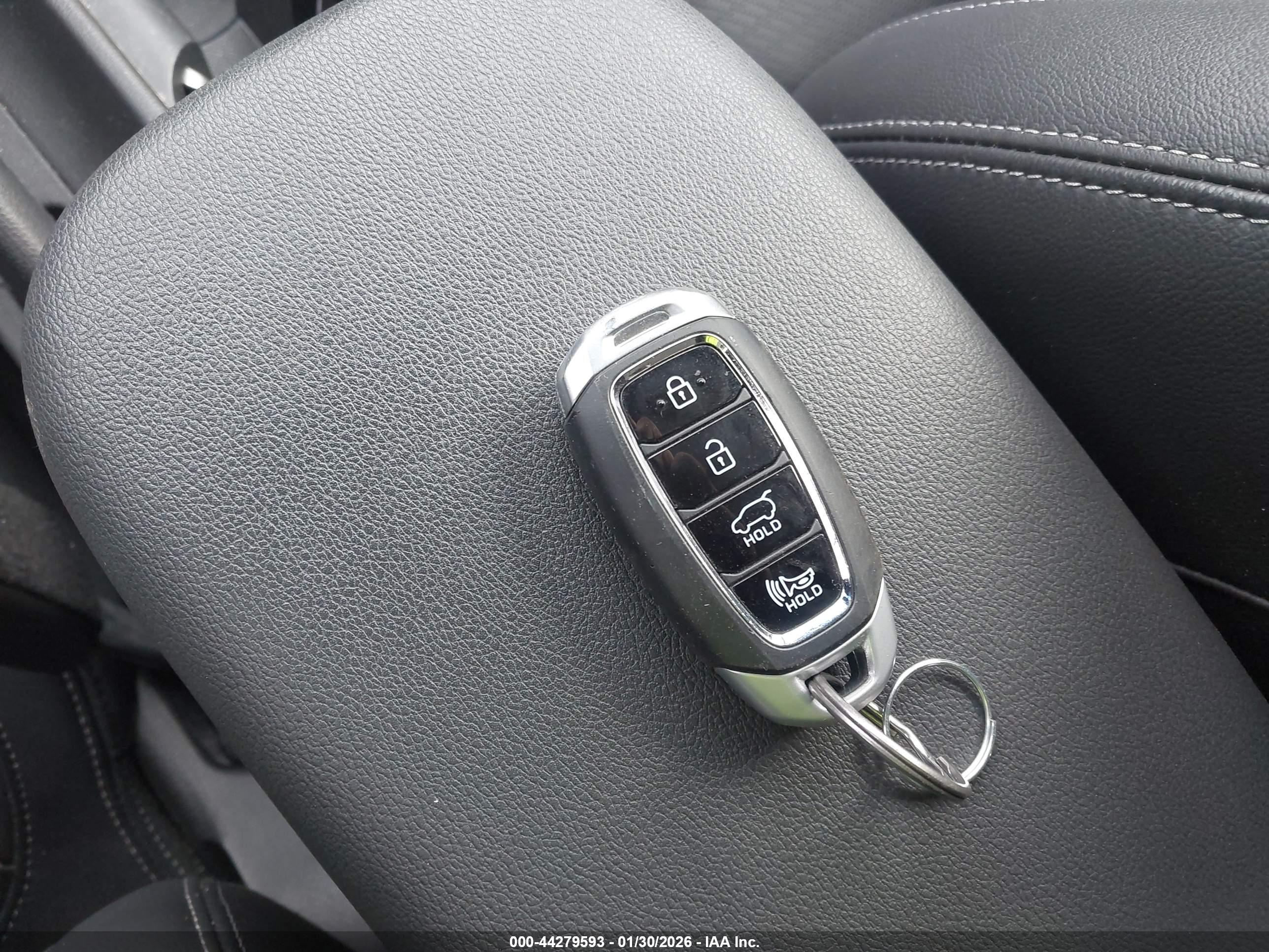 HYUNDAI KONA image 11