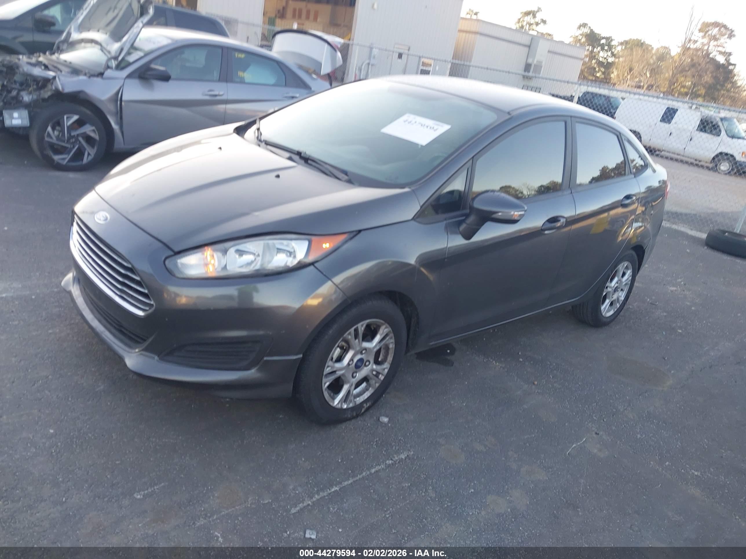FORD FIESTA image 2