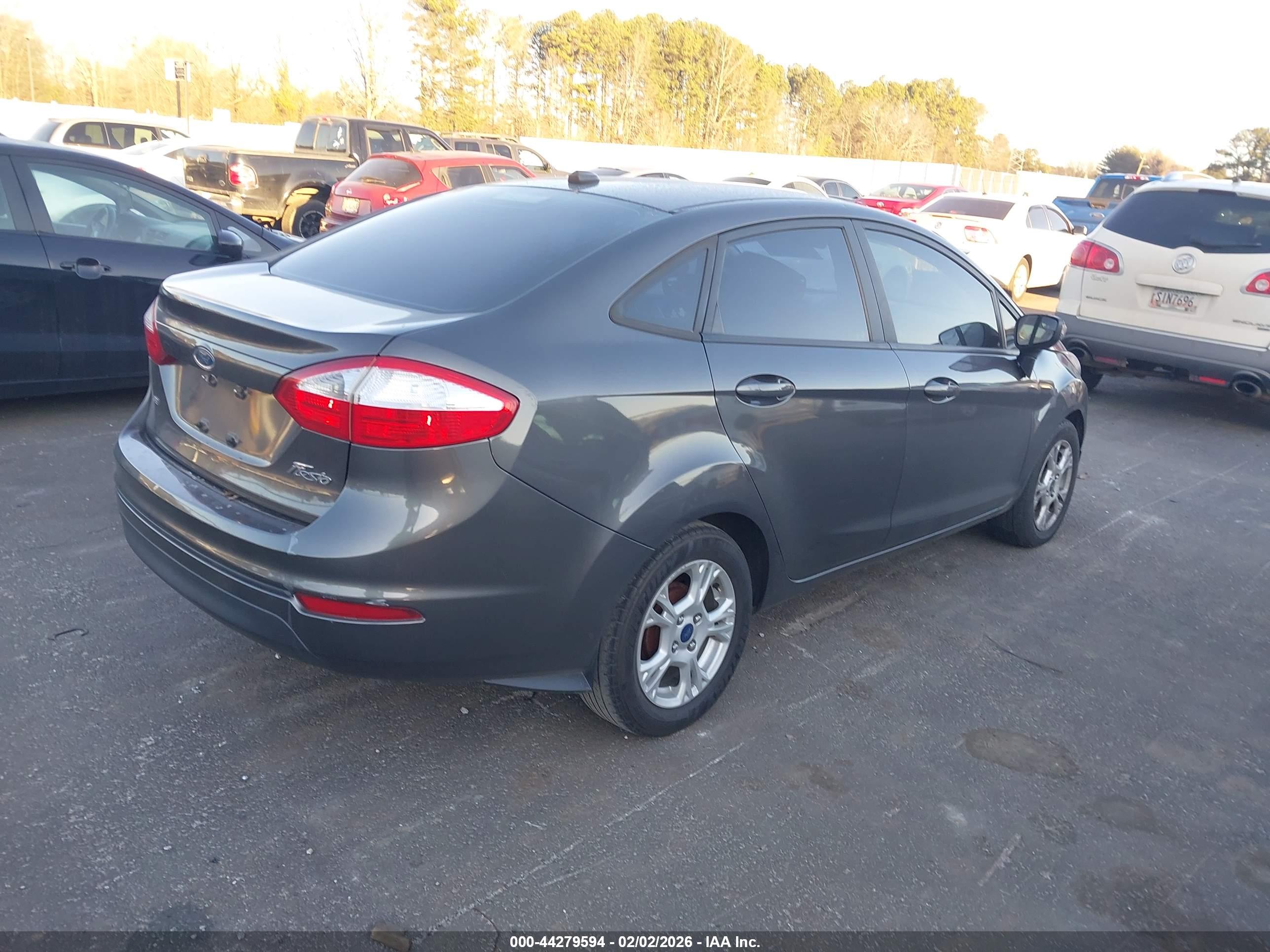 FORD FIESTA image 4