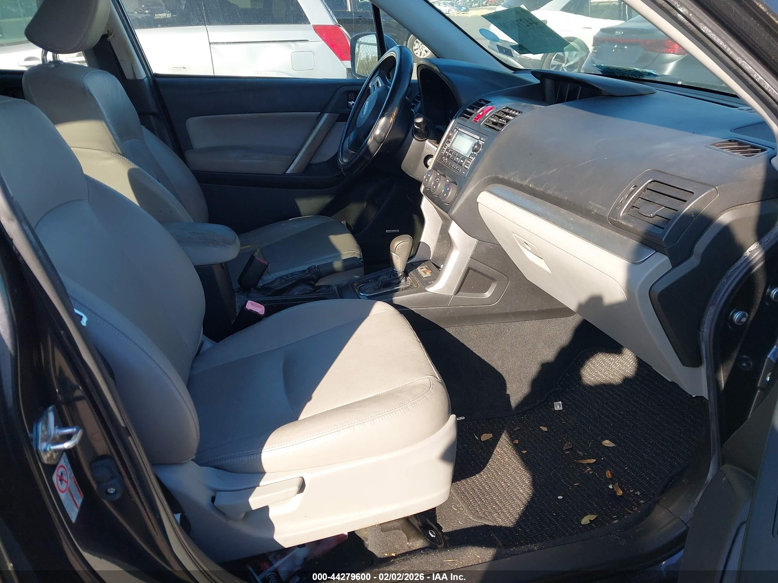 SUBARU FORESTER image 5