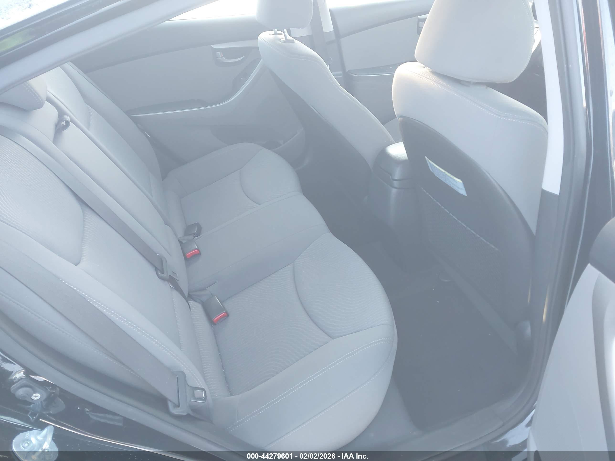 HYUNDAI ELANTRA image 8