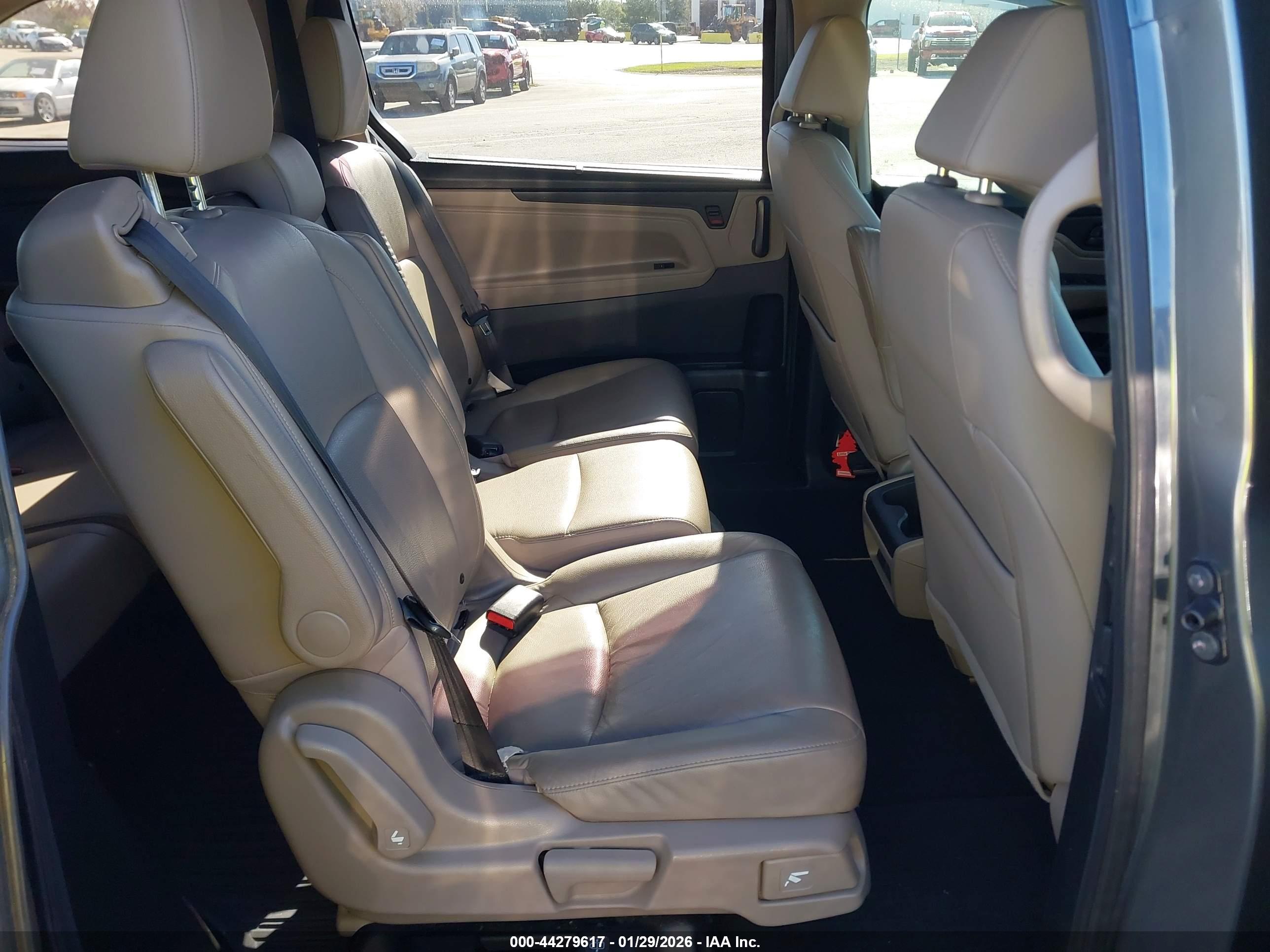 HONDA ODYSSEY image 8