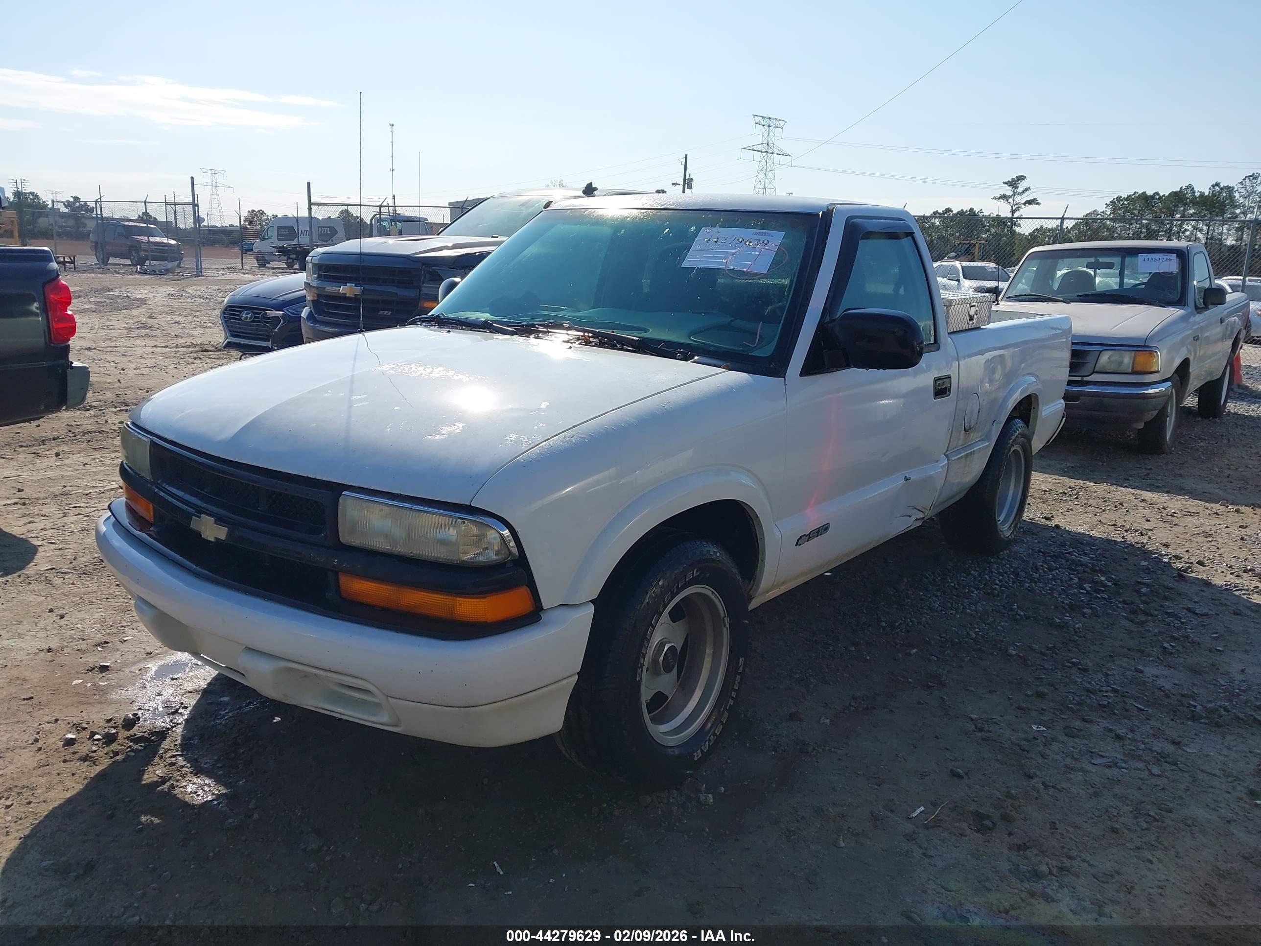 CHEVROLET S-10 image 2
