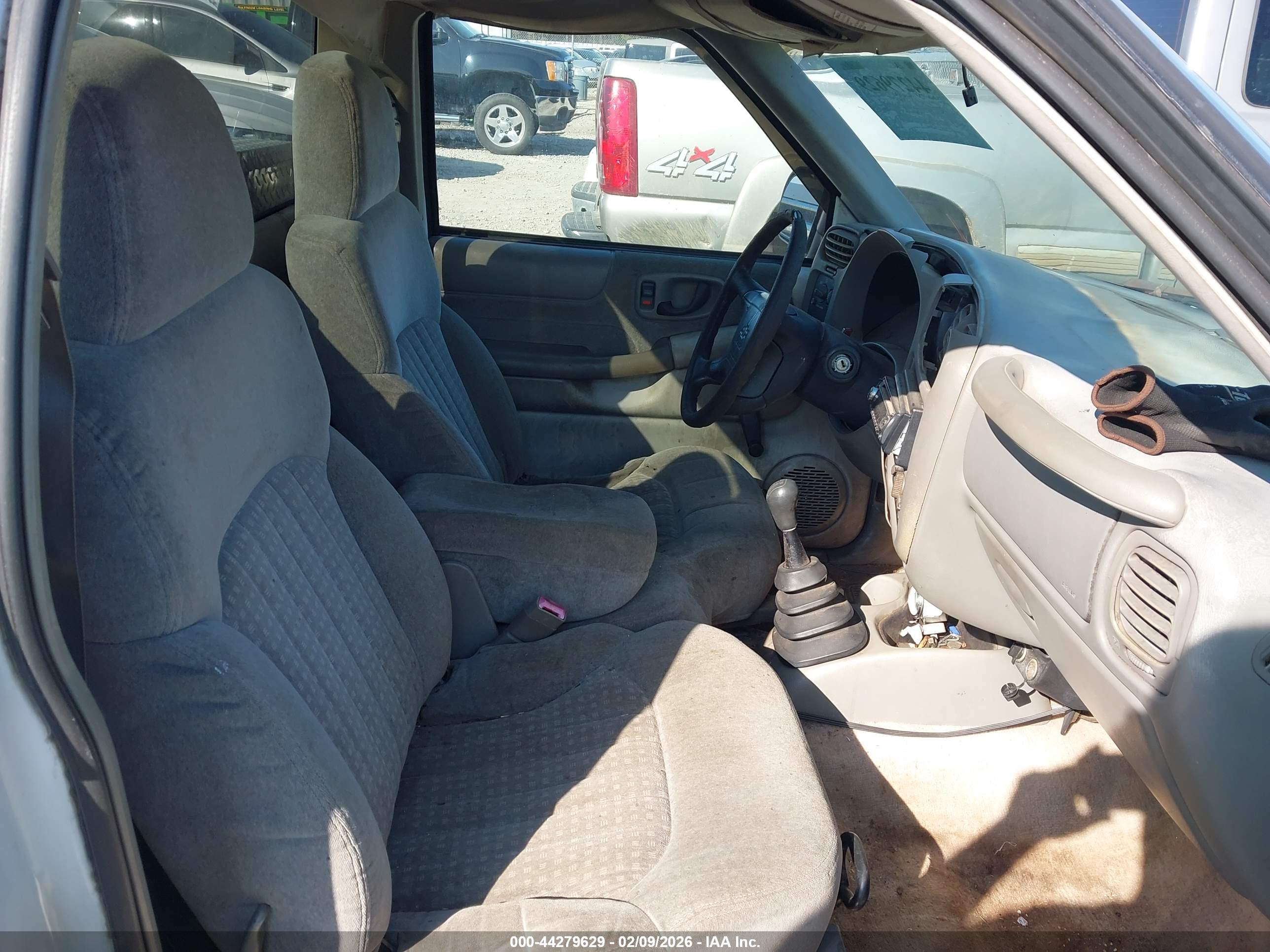 CHEVROLET S-10 image 5