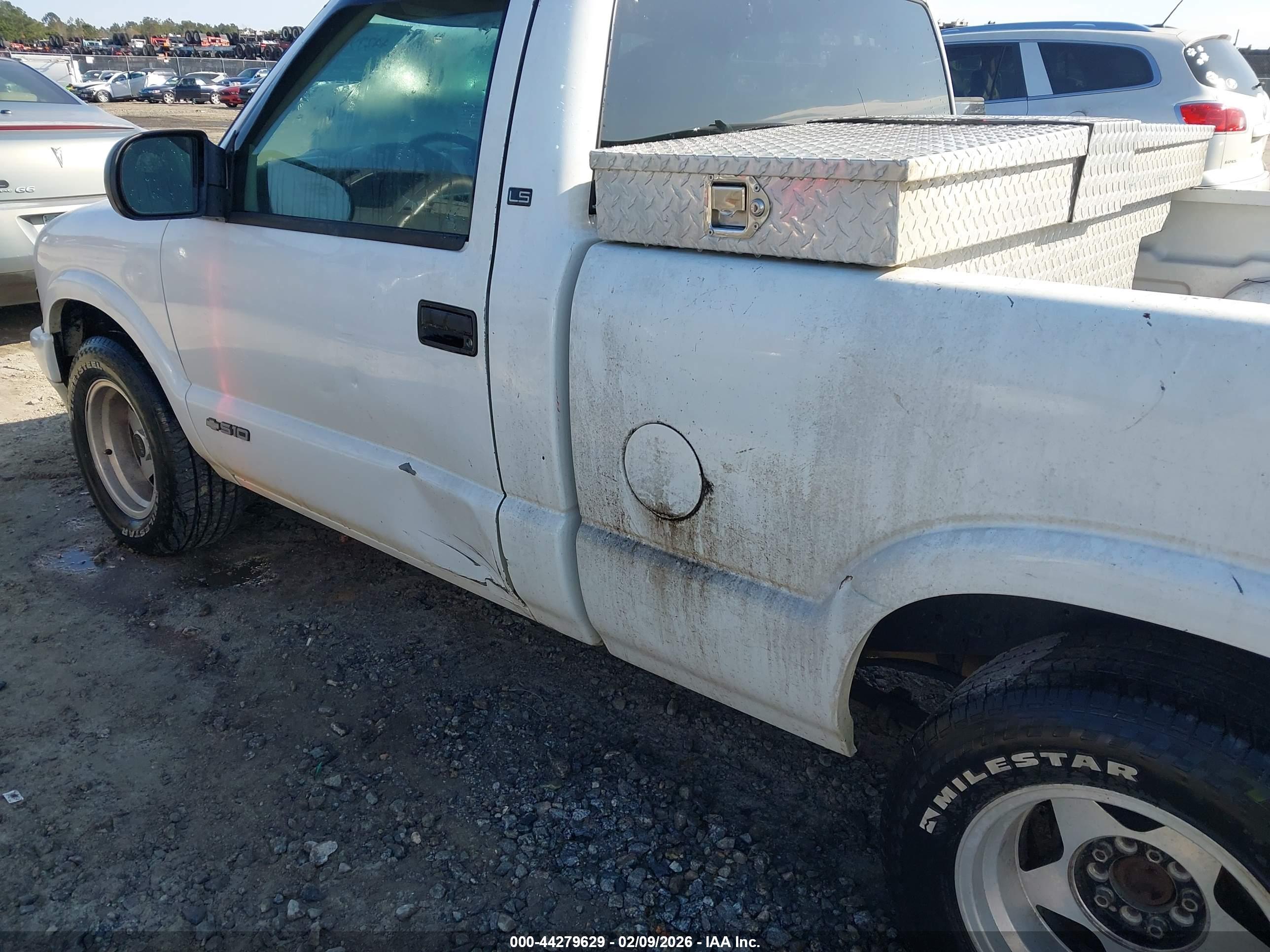 CHEVROLET S-10 image 6