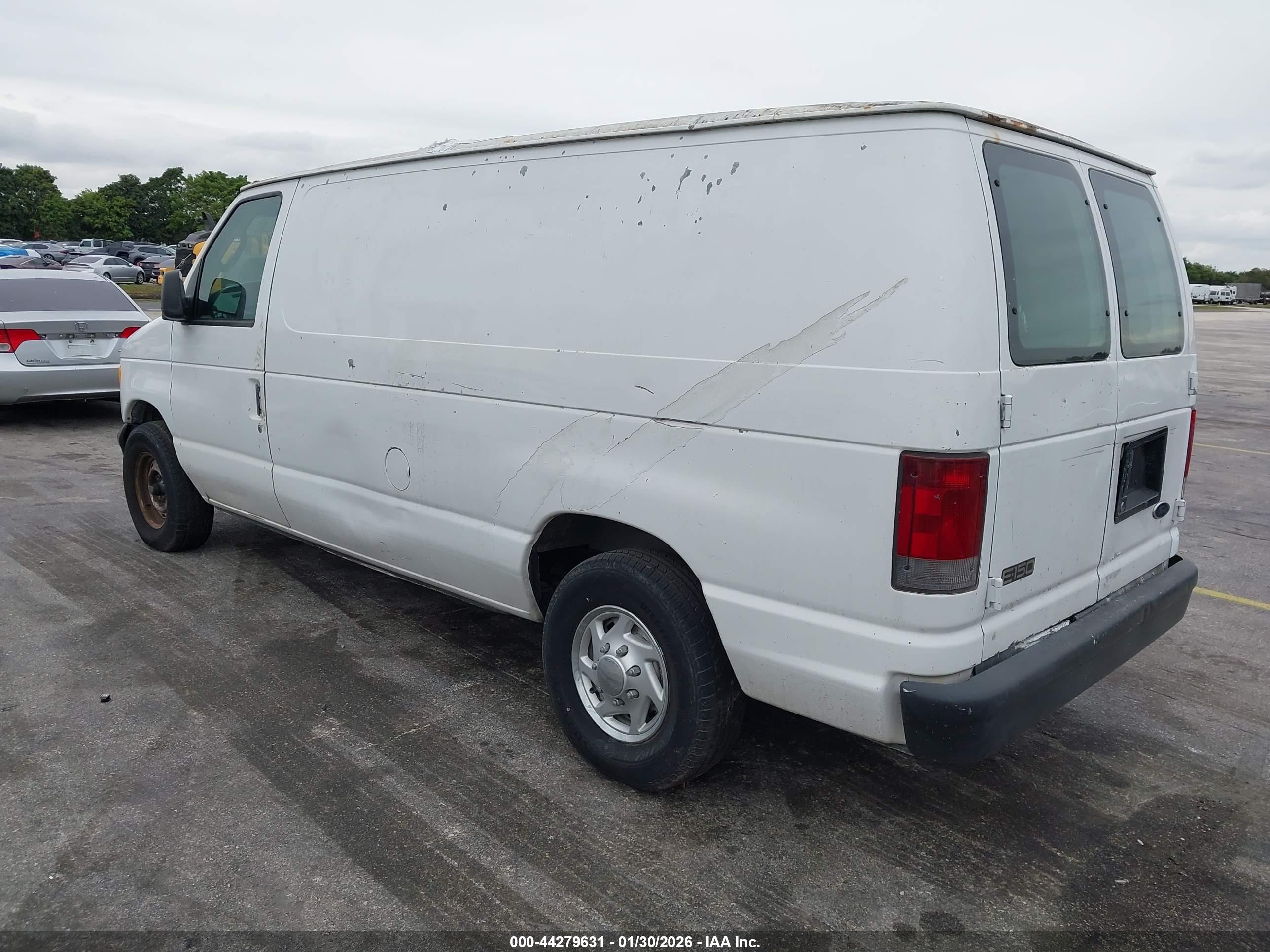 FORD E-150 image 3