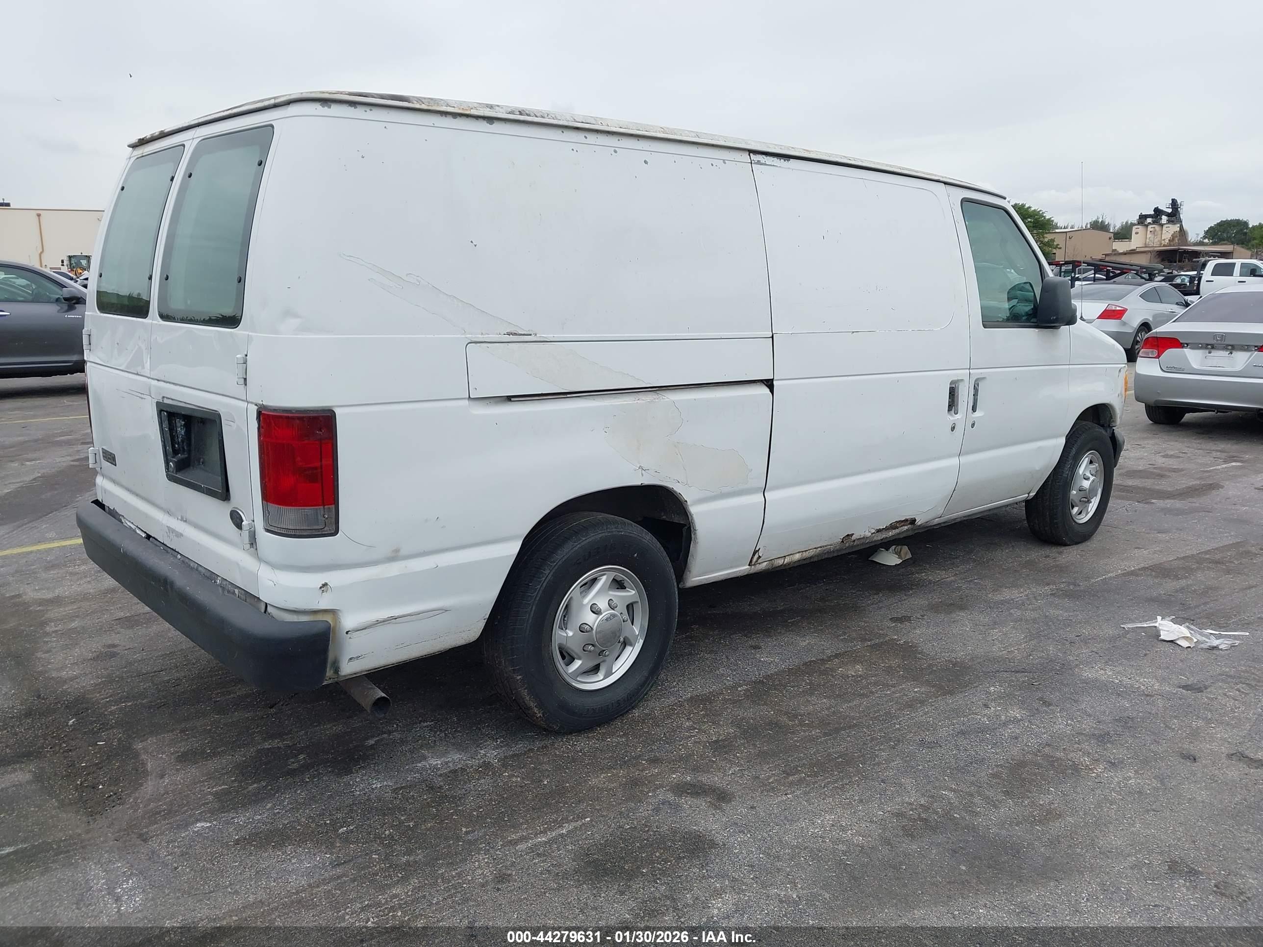 FORD E-150 image 4