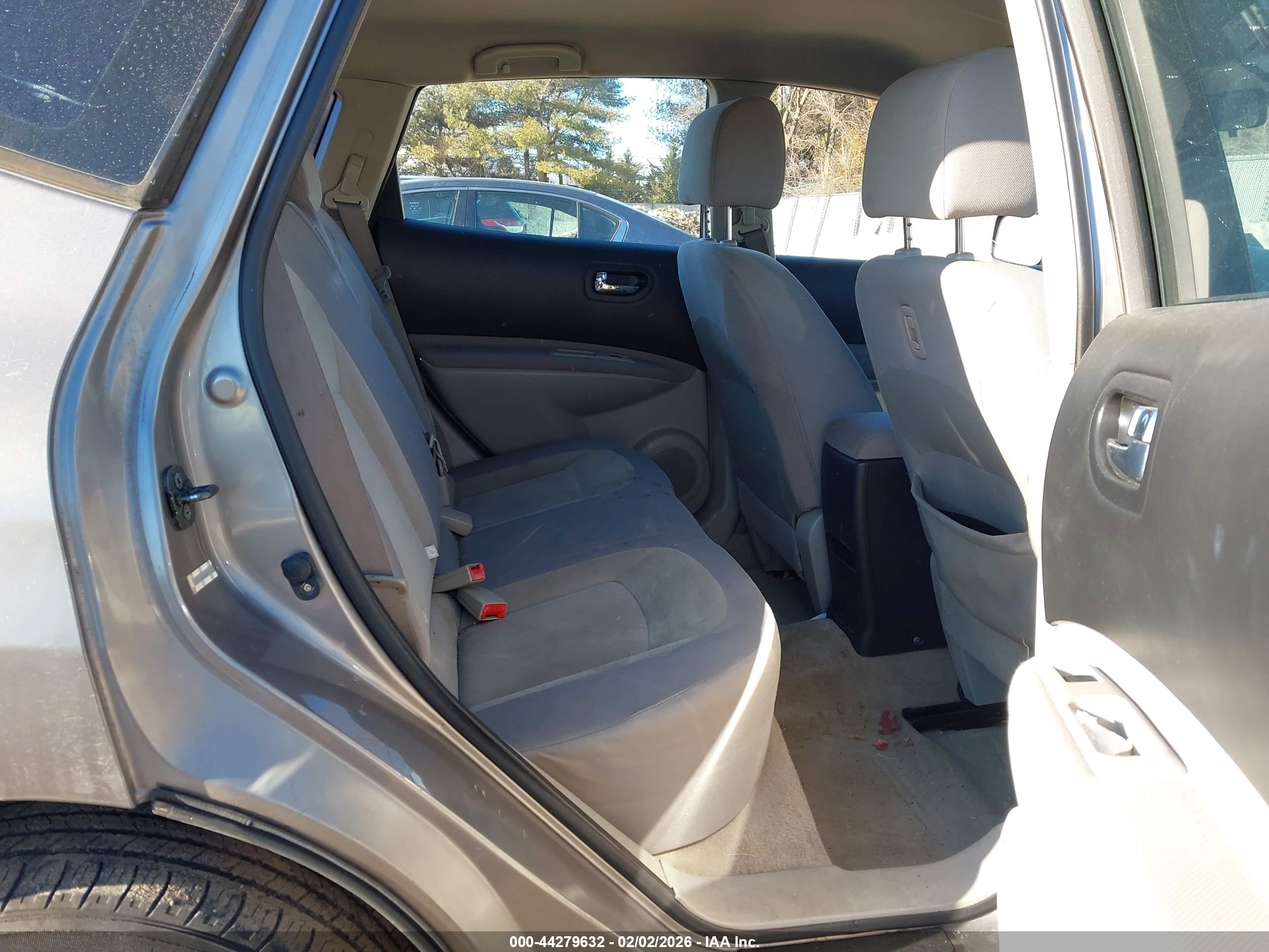NISSAN ROGUE image 8