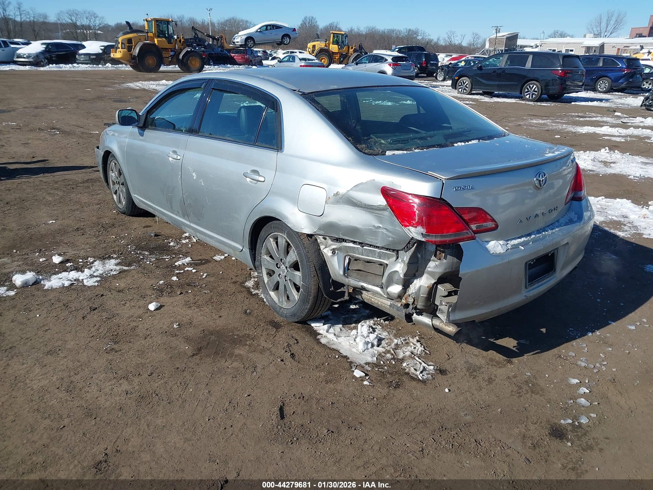 TOYOTA AVALON image 3