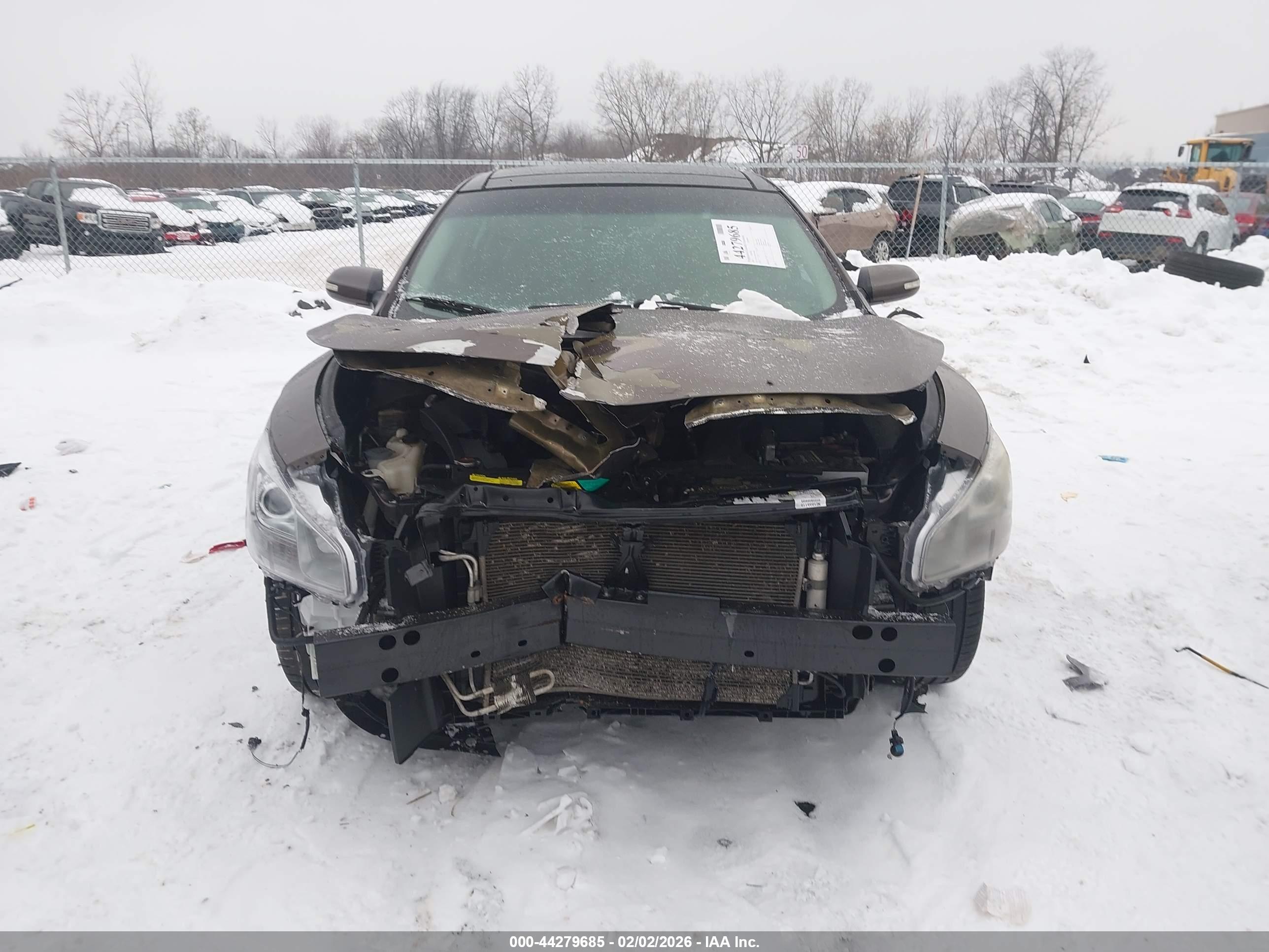 NISSAN MAXIMA image 6