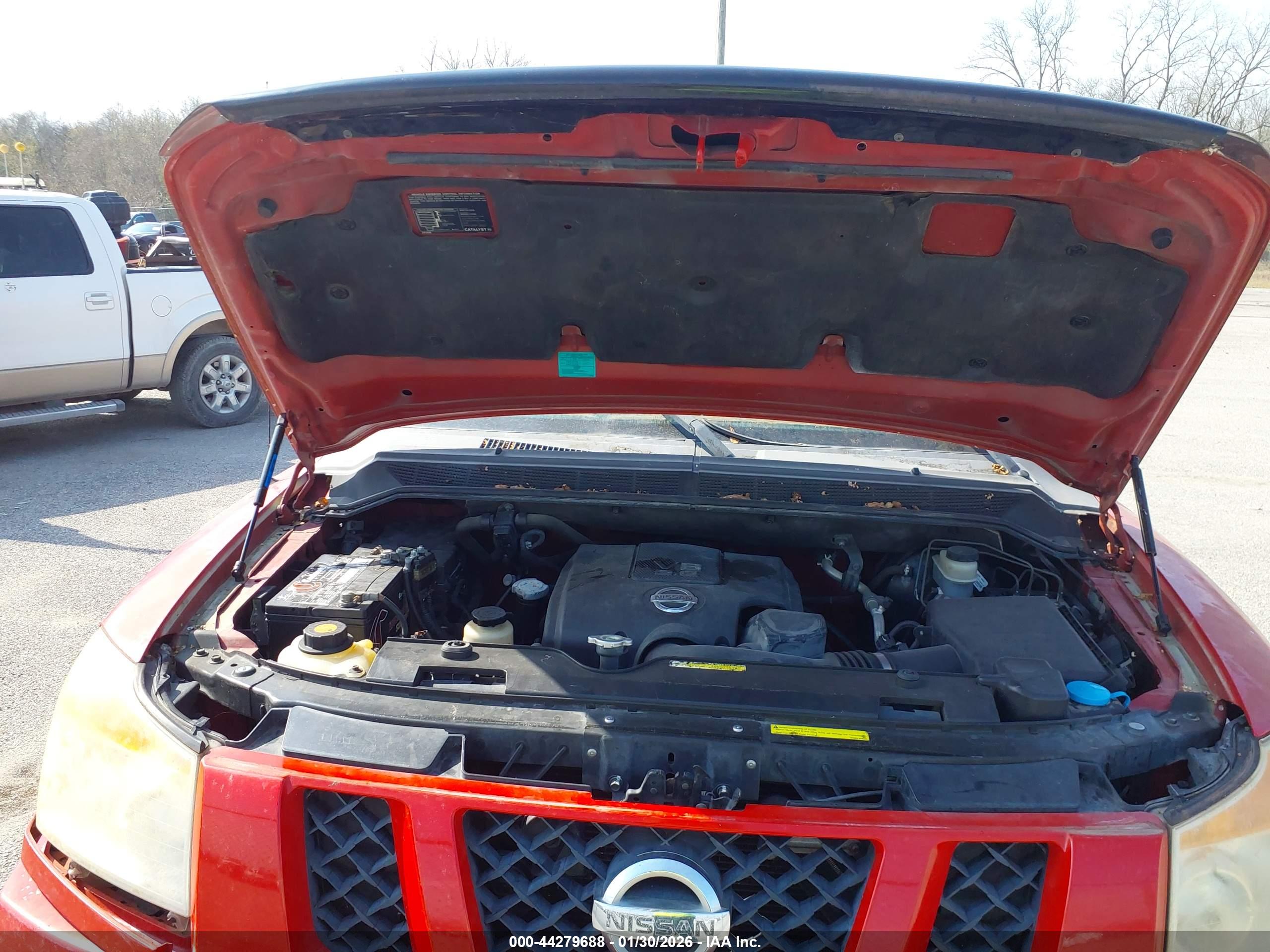 NISSAN TITAN image 10