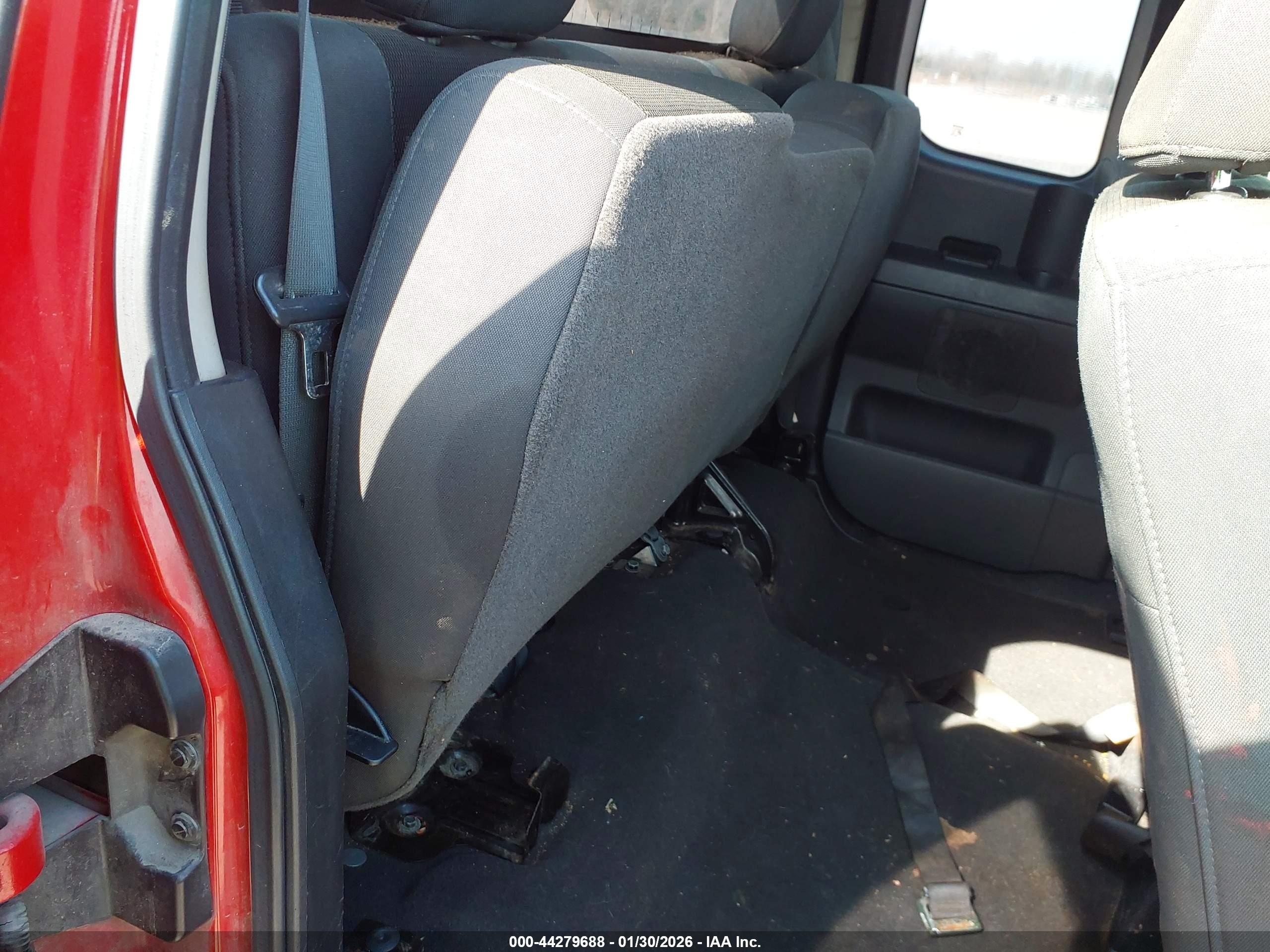 NISSAN TITAN image 8