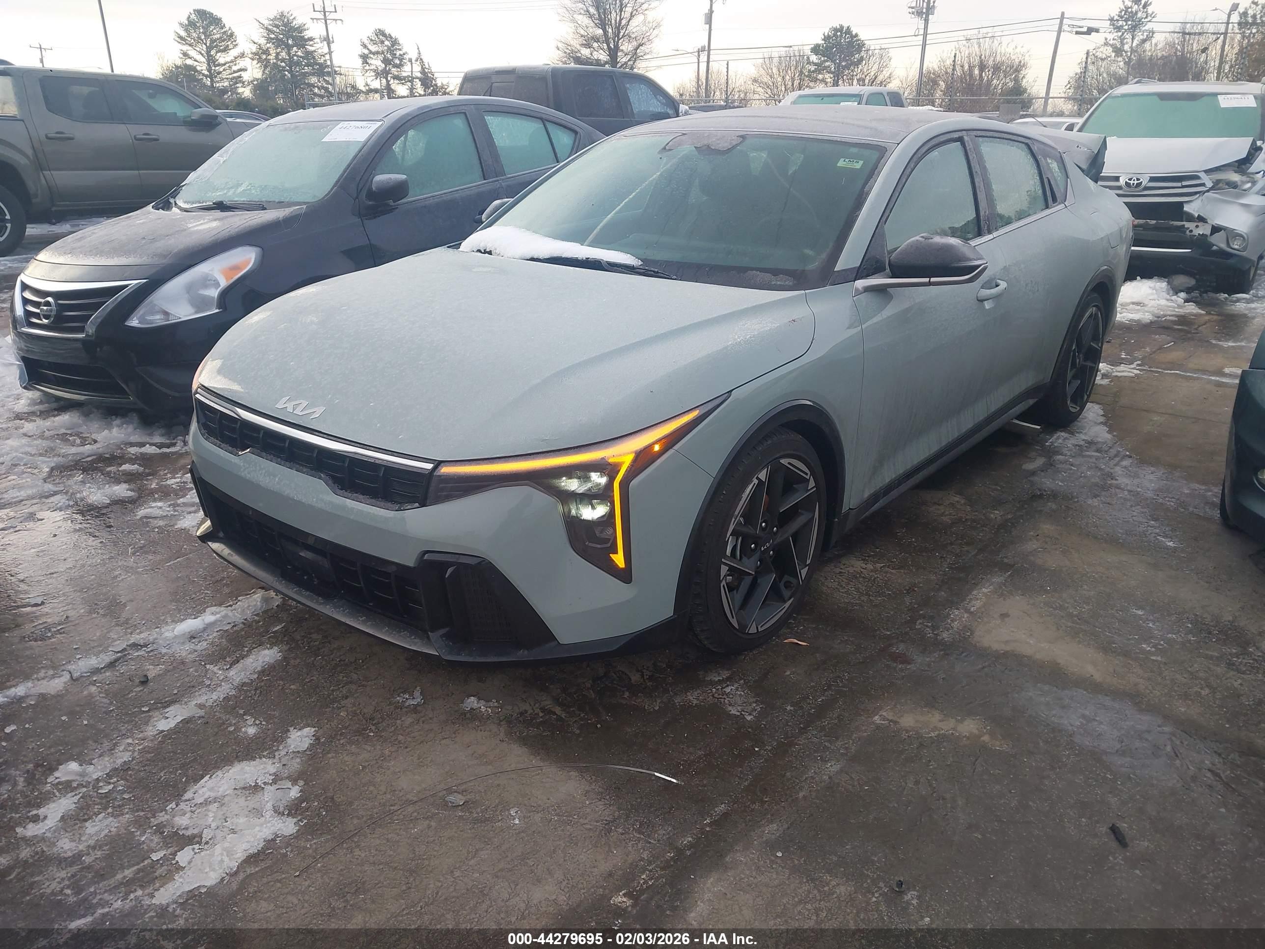 KIA K4 image 2