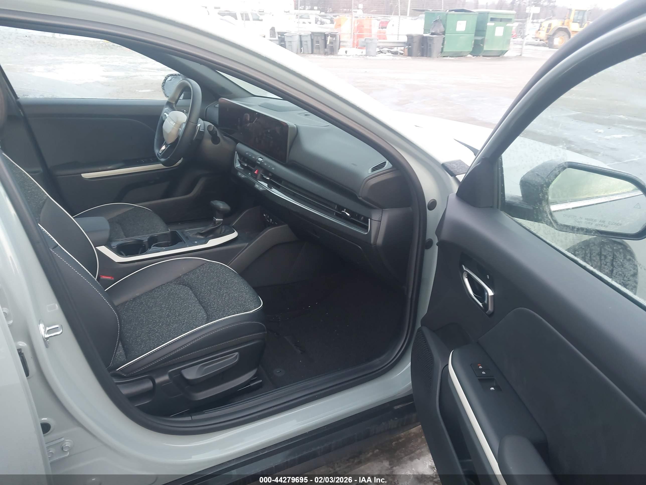 KIA K4 image 5