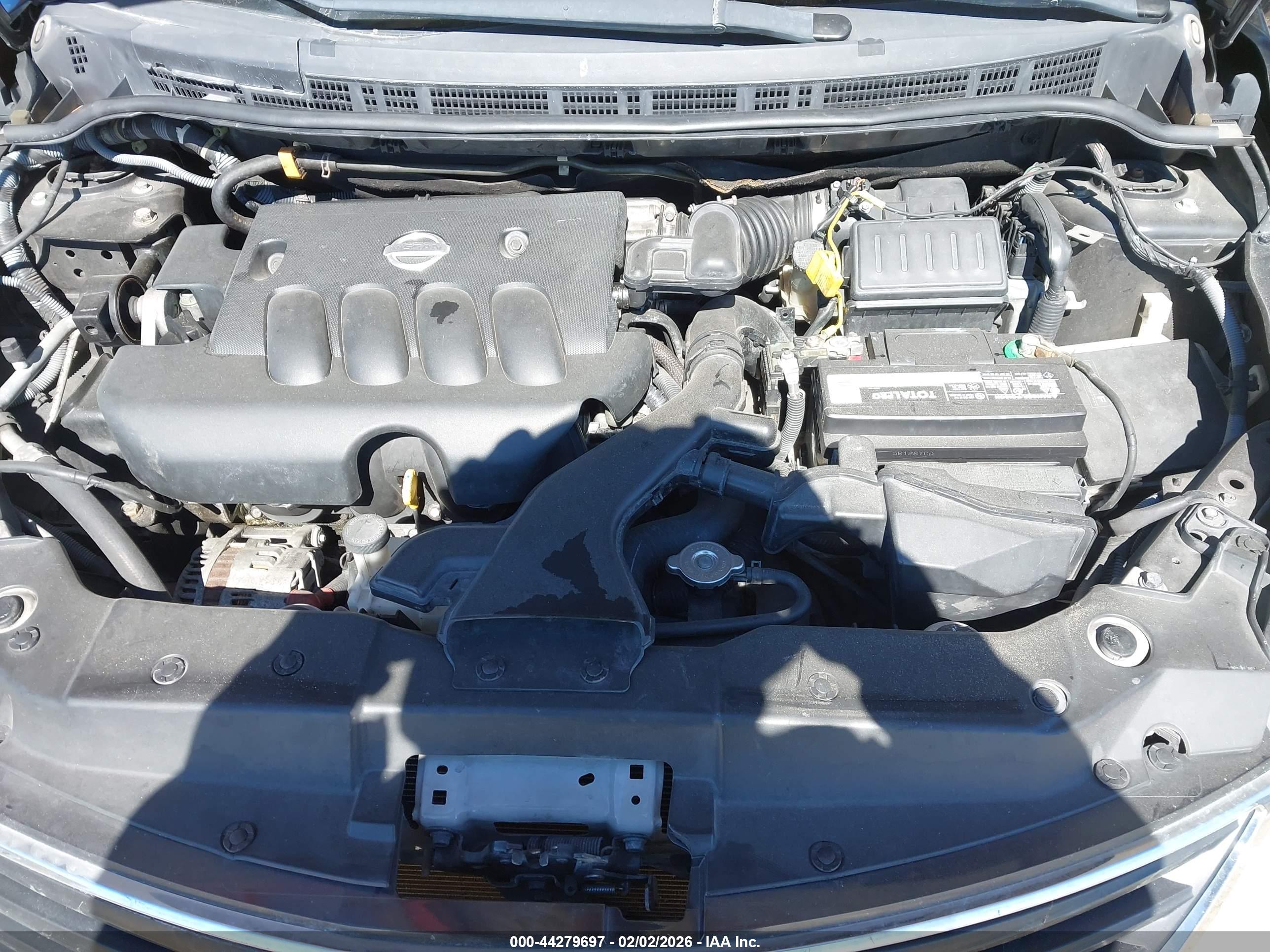 NISSAN VERSA image 10