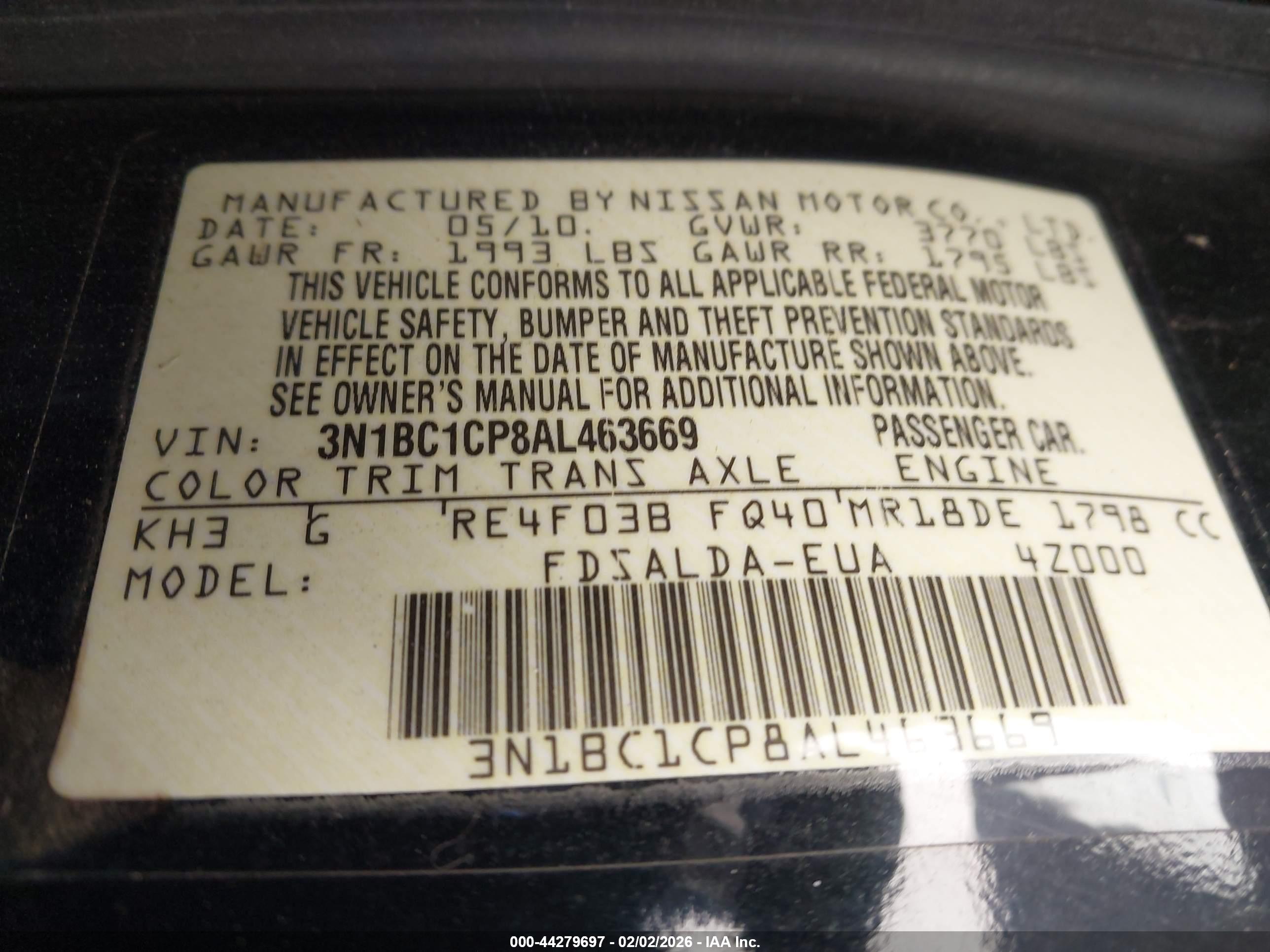 NISSAN VERSA image 9
