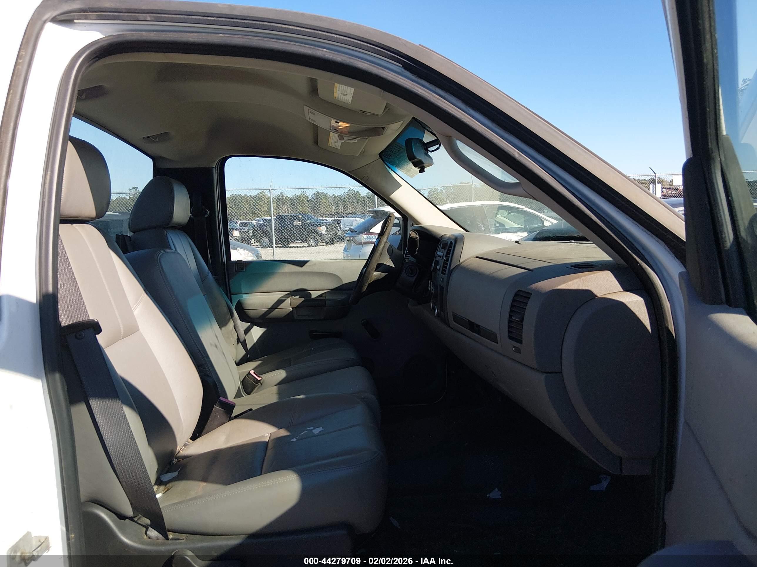GMC SIERRA image 5