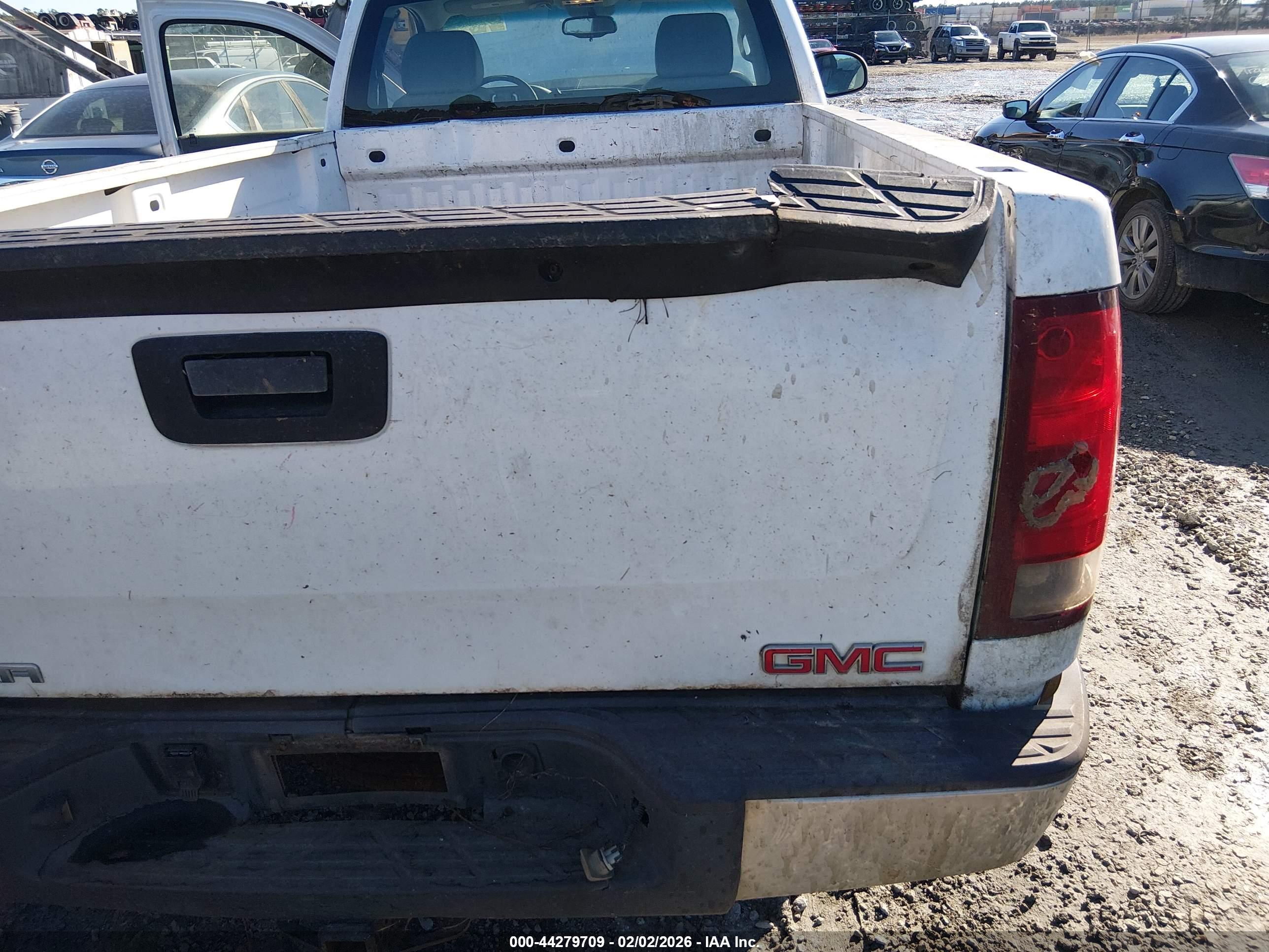 GMC SIERRA image 6