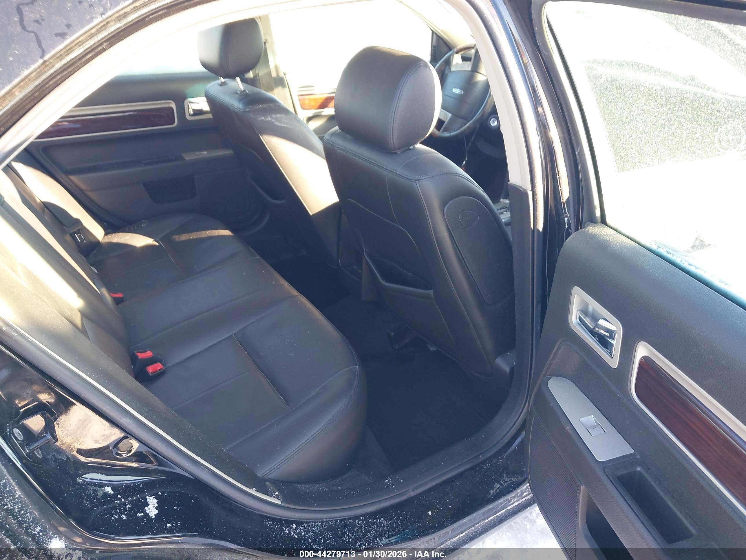 LINCOLN MKZ image 8