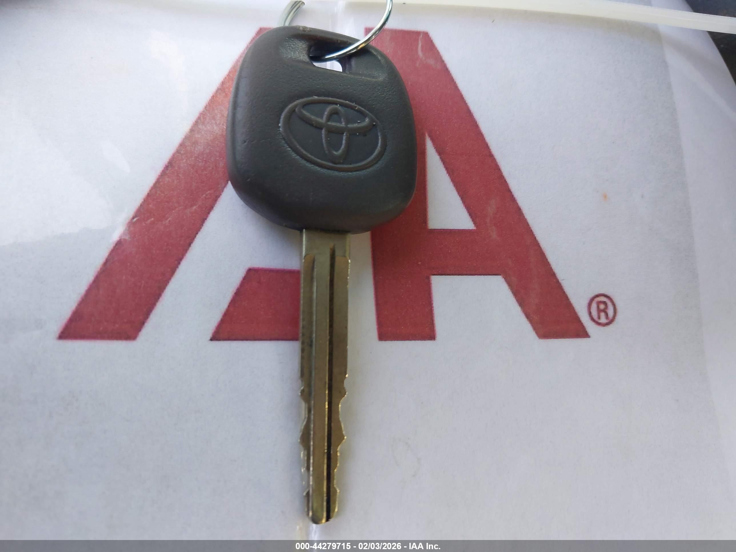 TOYOTA CAMRY image 11