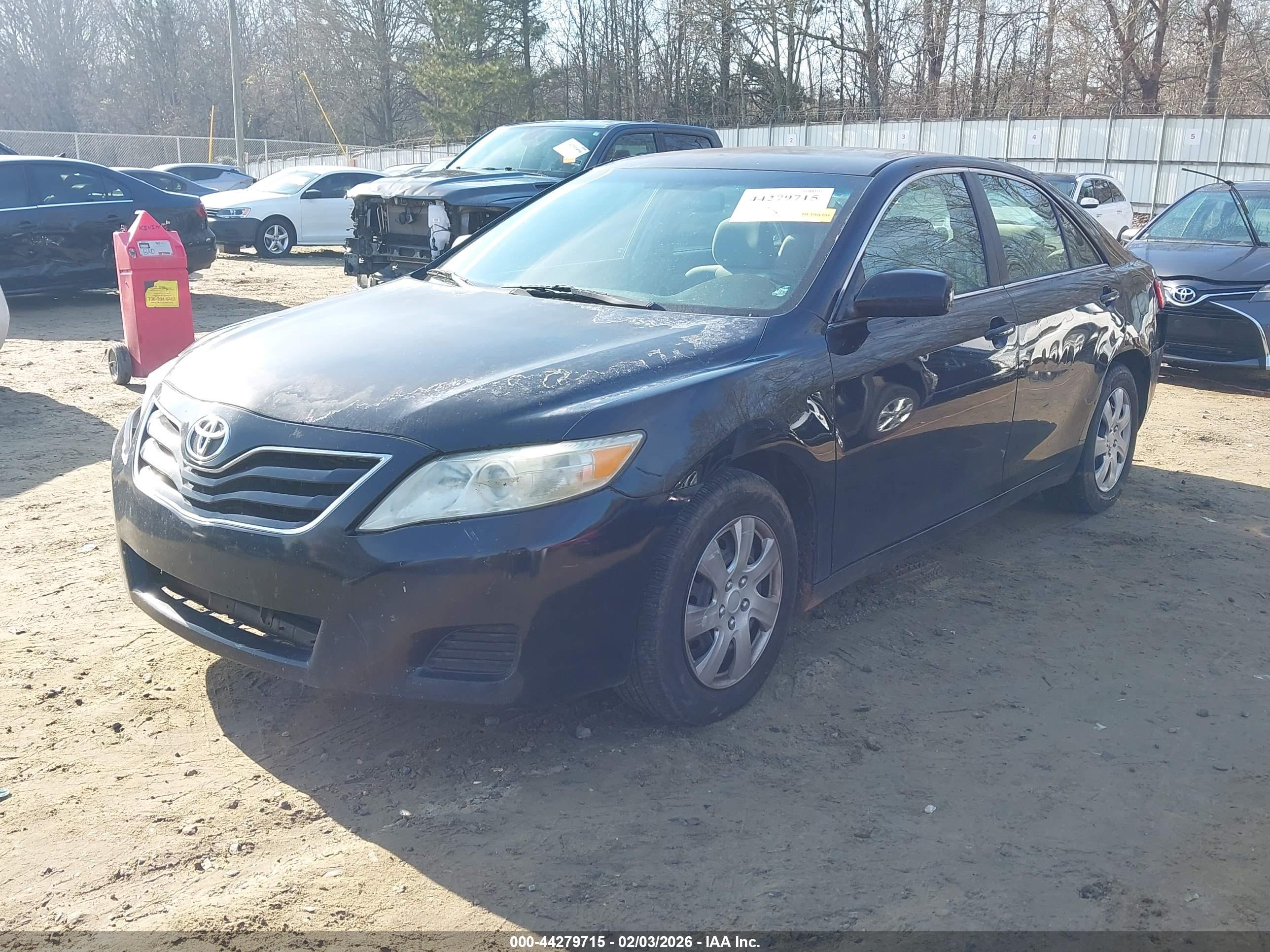 TOYOTA CAMRY image 2