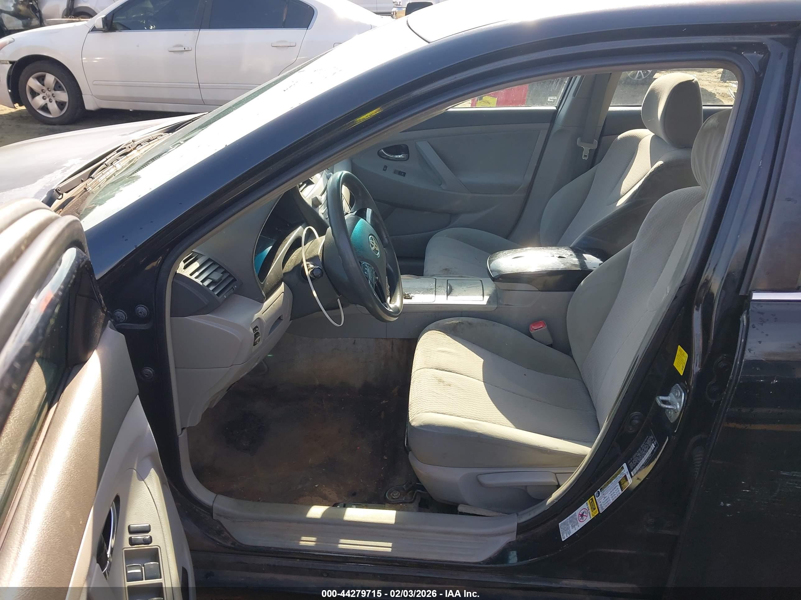 TOYOTA CAMRY image 5