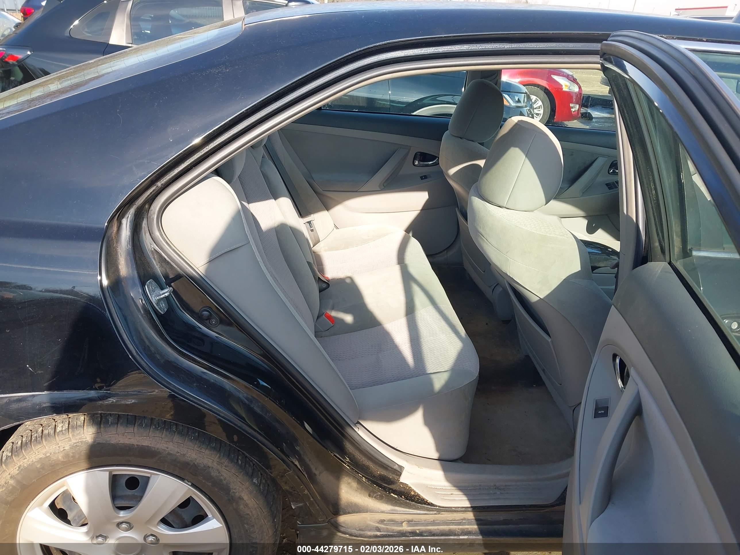 TOYOTA CAMRY image 8