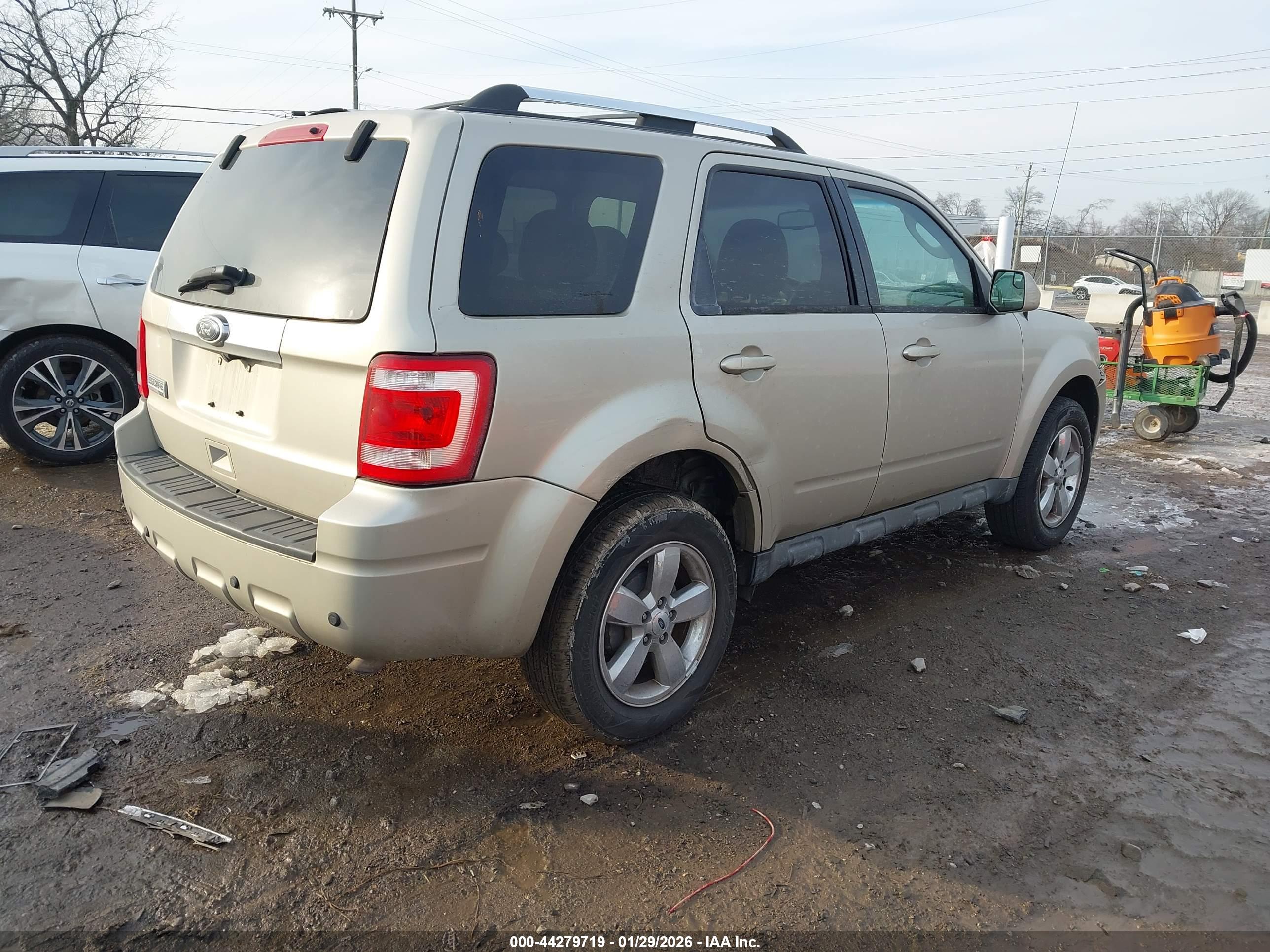 FORD ESCAPE image 4