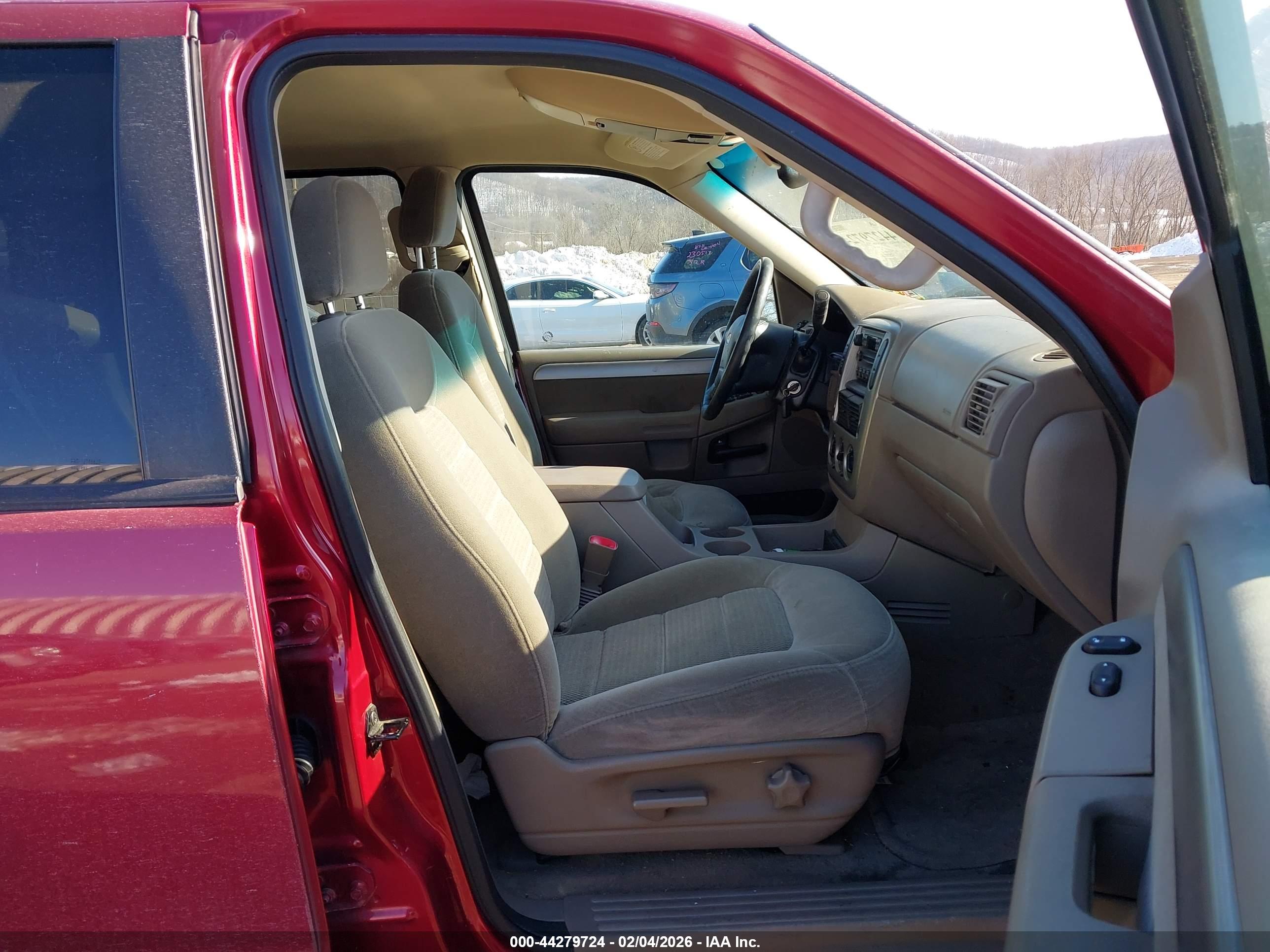 FORD EXPLORER image 5