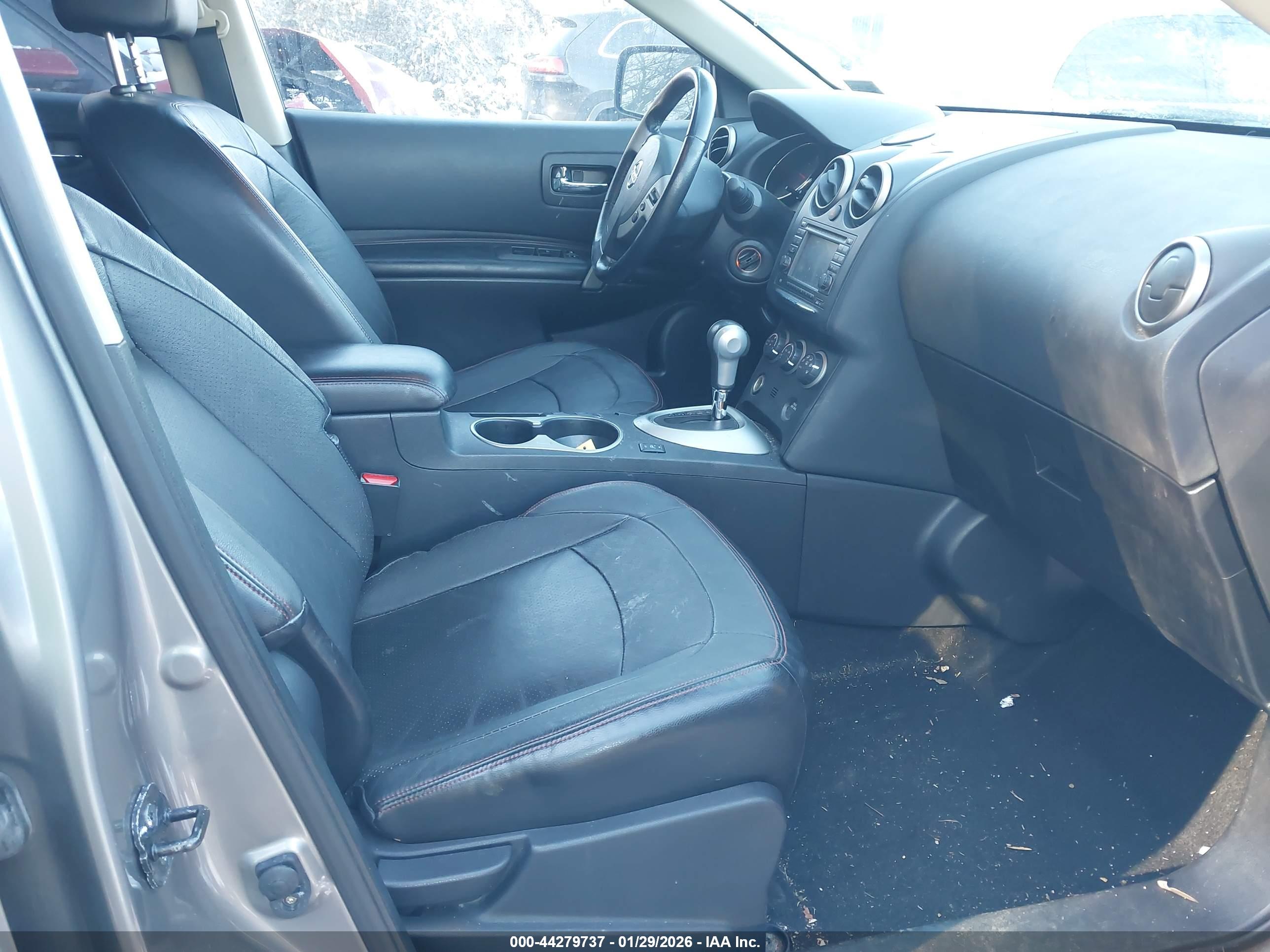 NISSAN ROGUE image 5