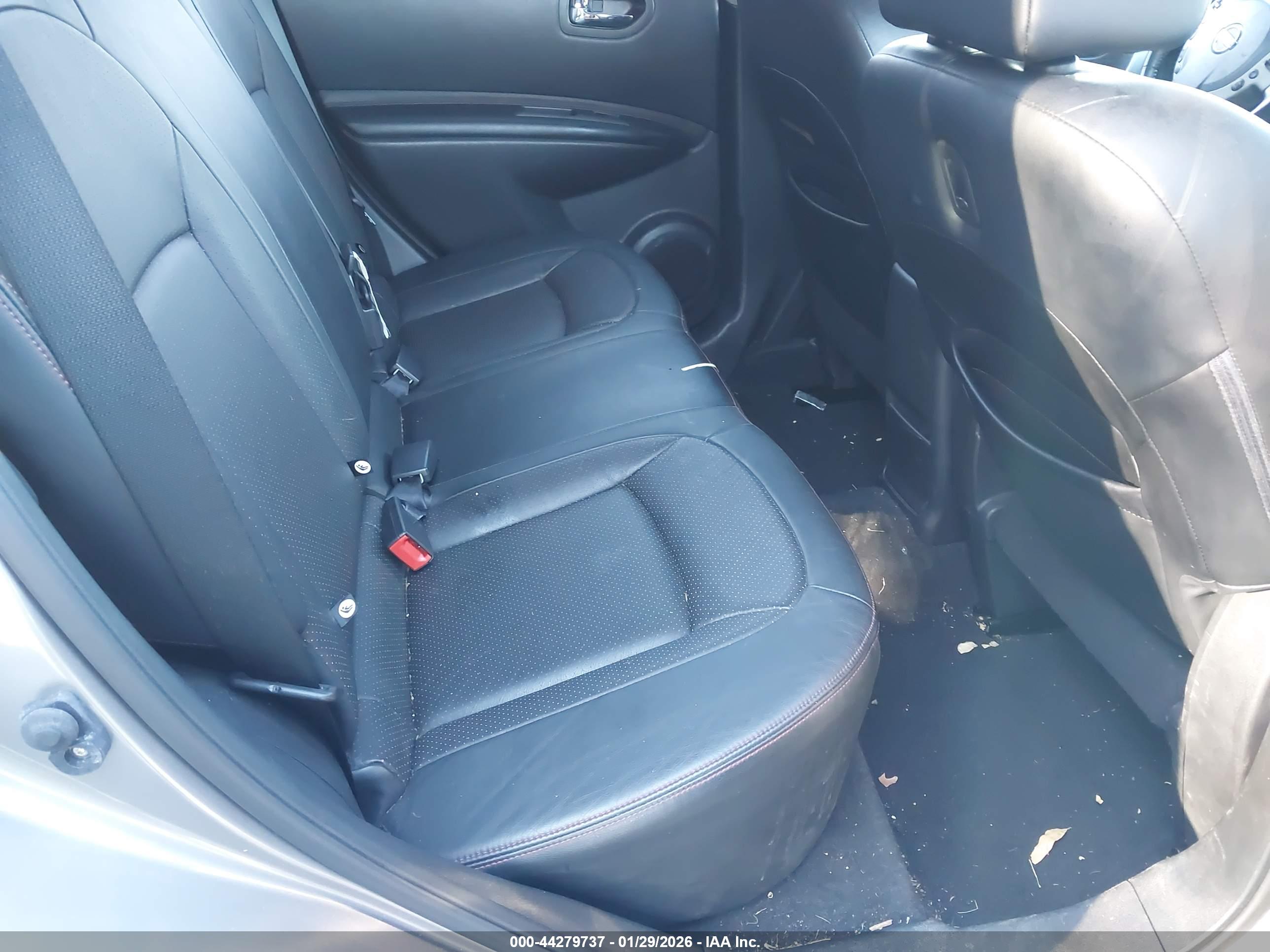 NISSAN ROGUE image 8