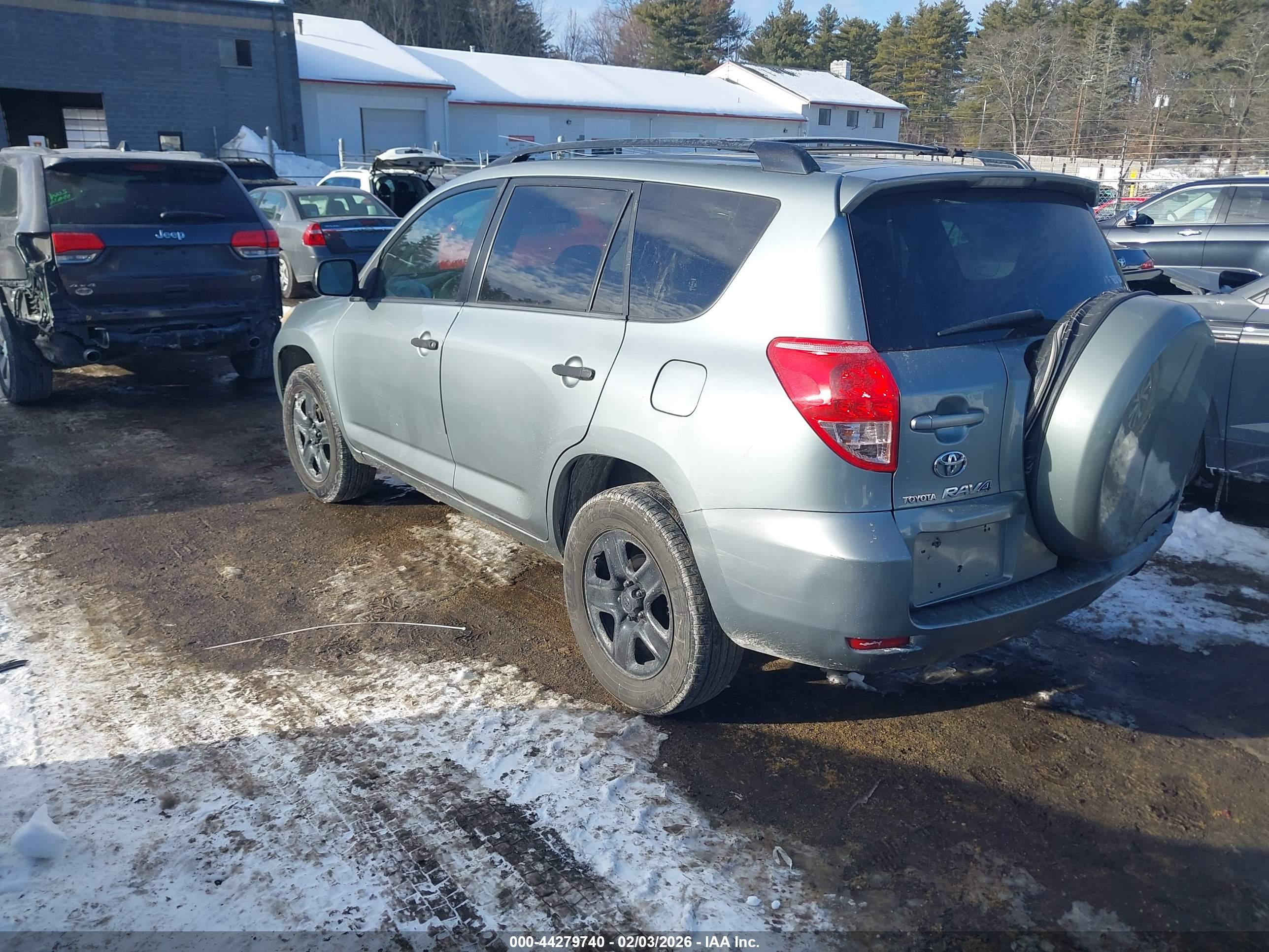 TOYOTA RAV4 image 3