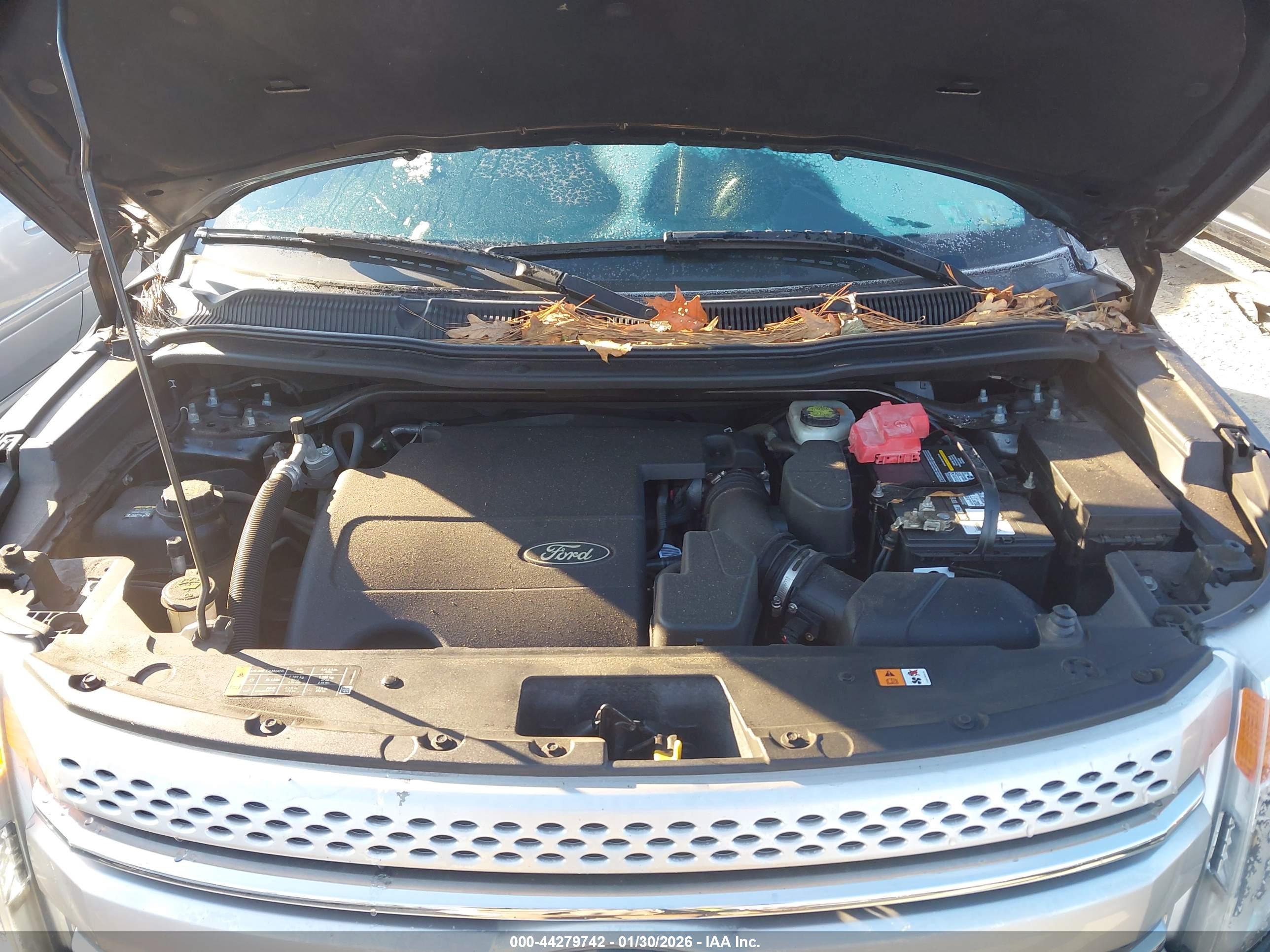 FORD EXPLORER image 10
