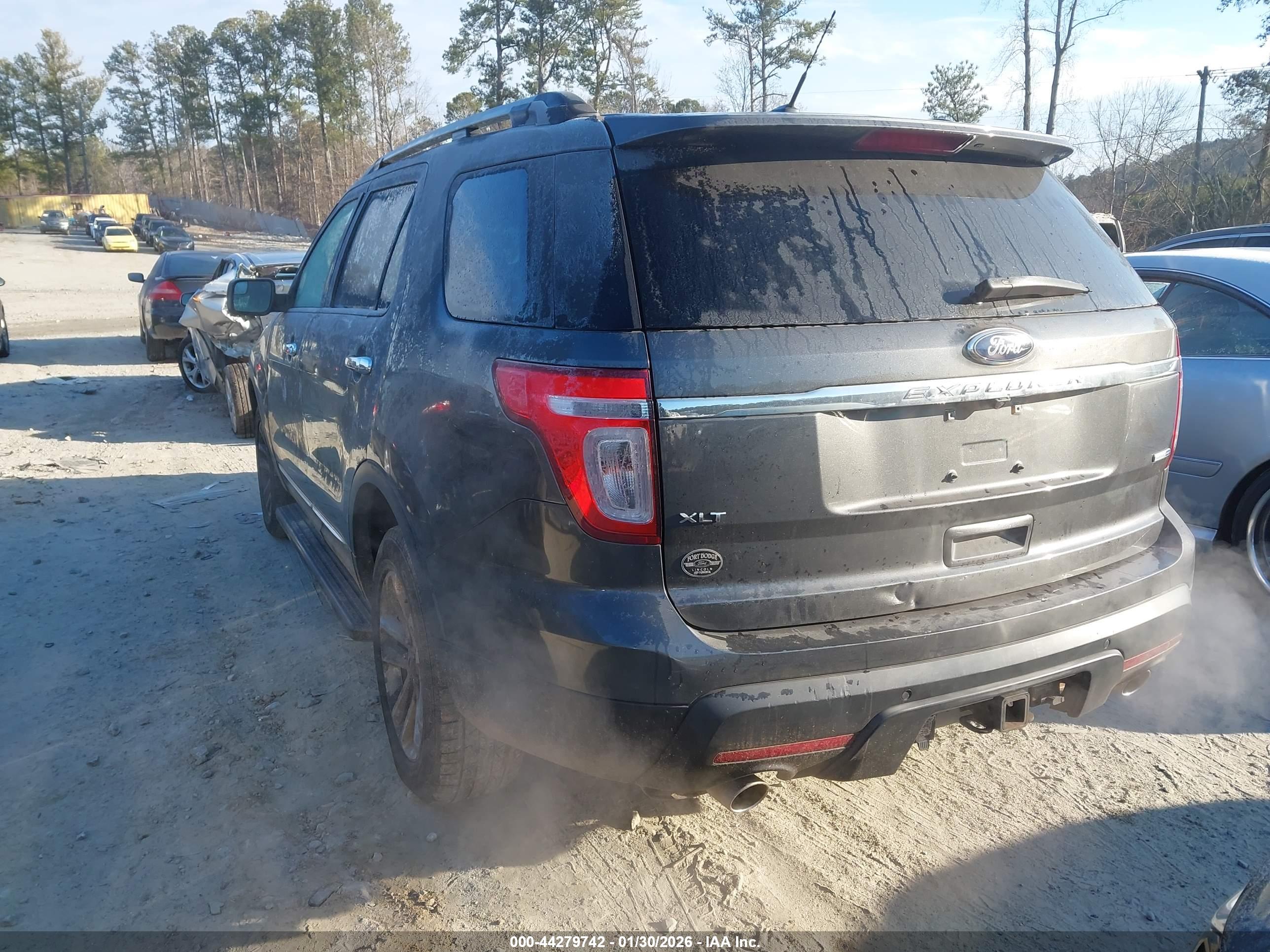 FORD EXPLORER image 3