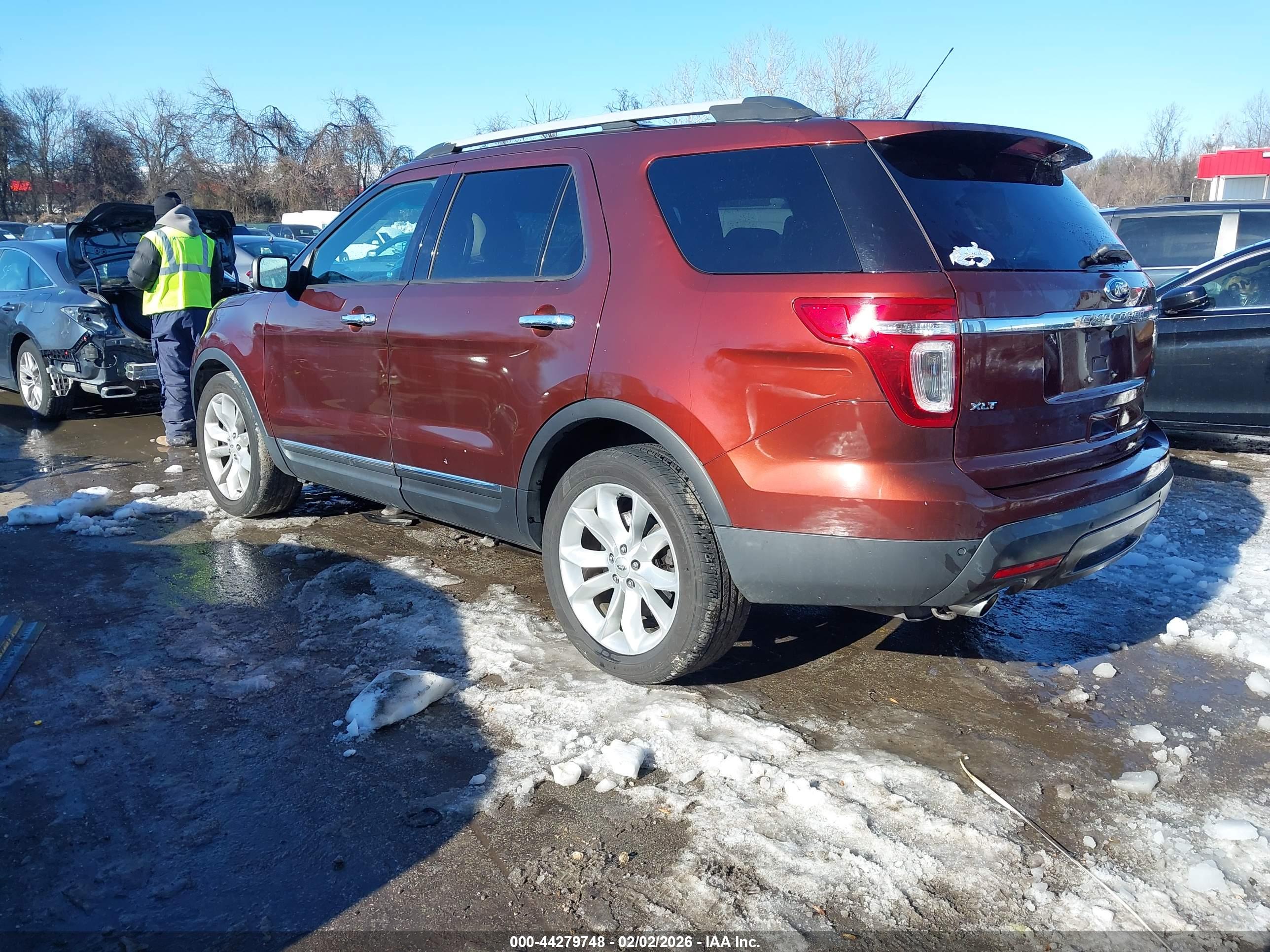 FORD EXPLORER image 3