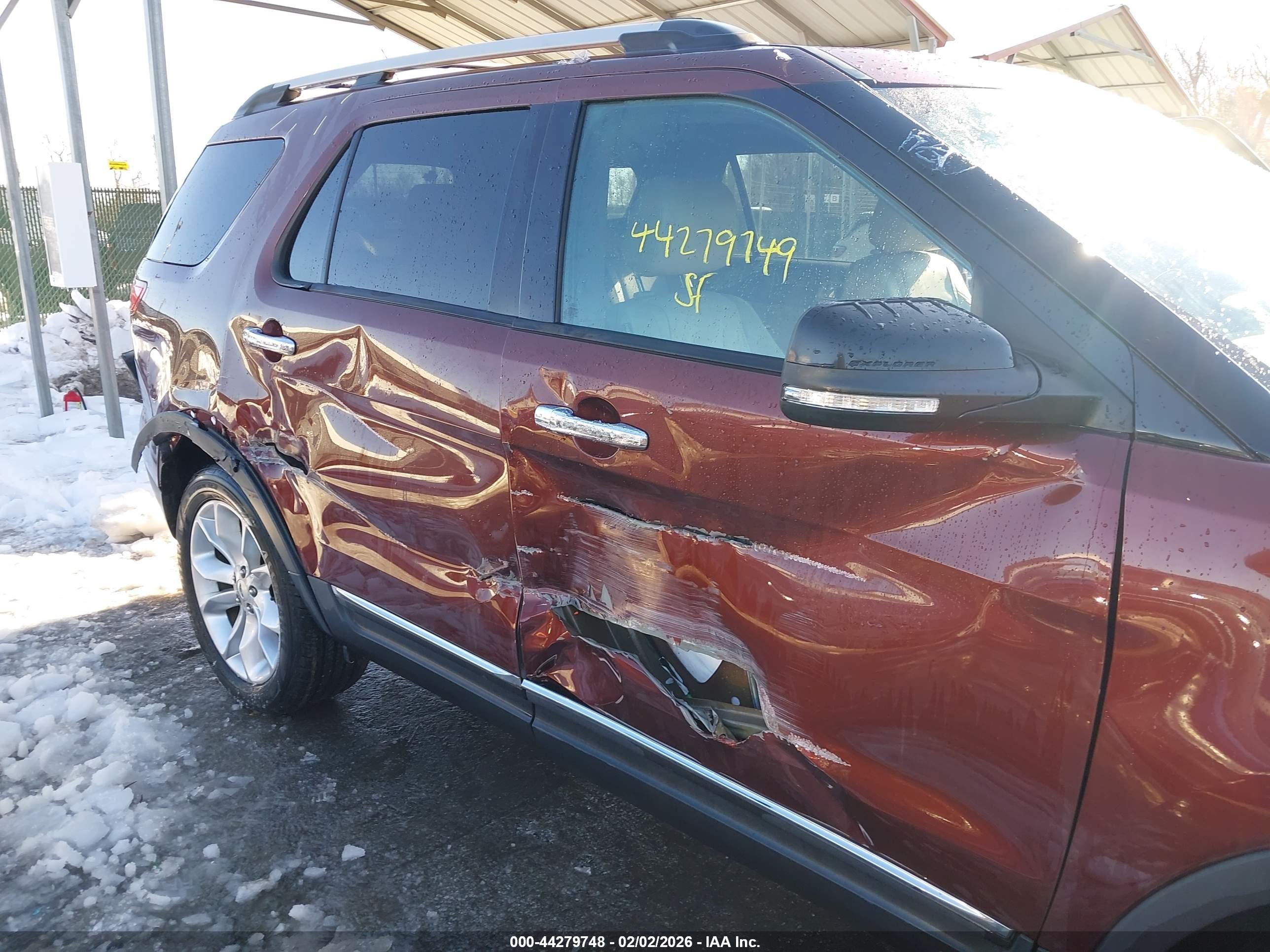 FORD EXPLORER image 6