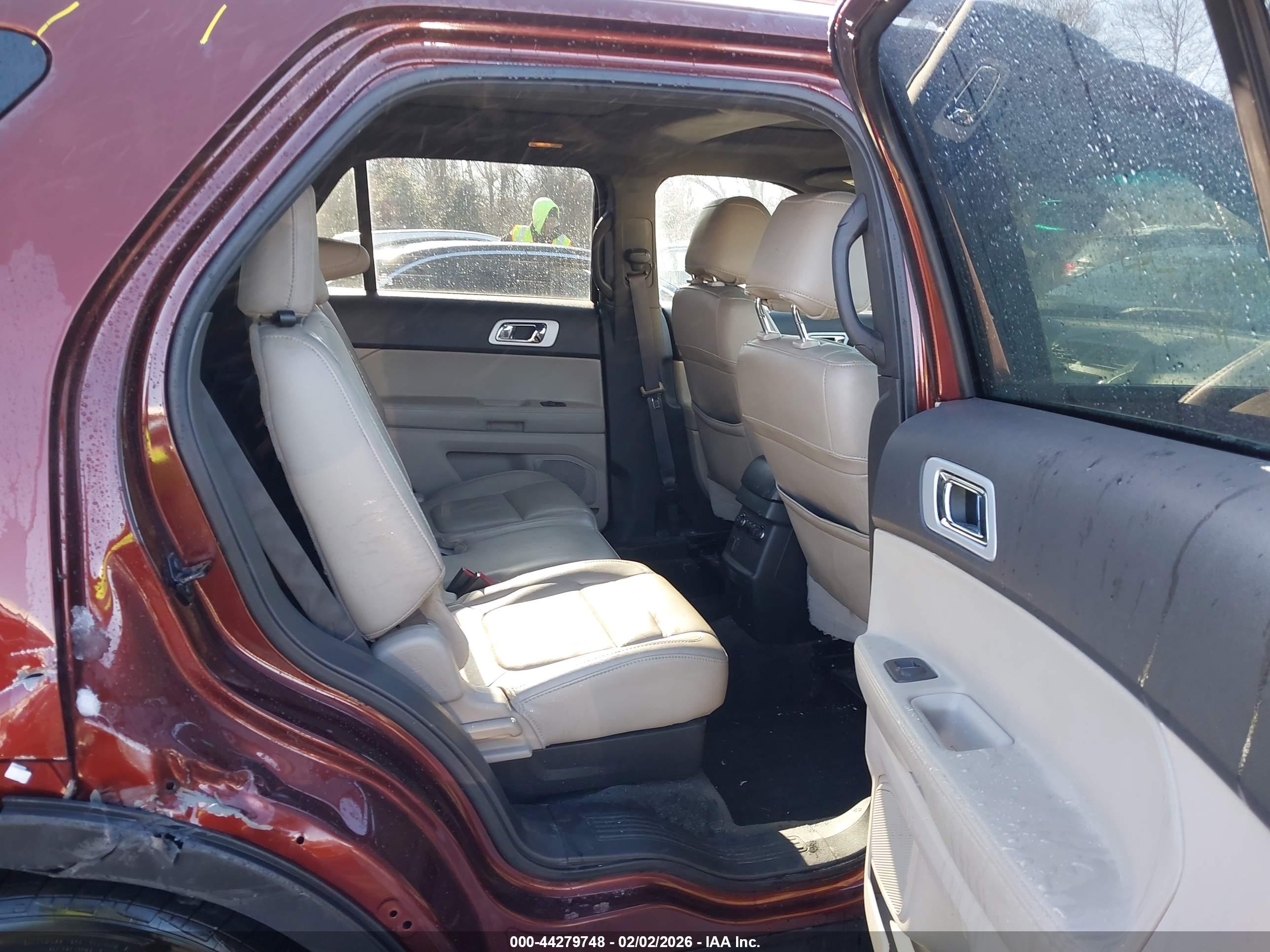 FORD EXPLORER image 8