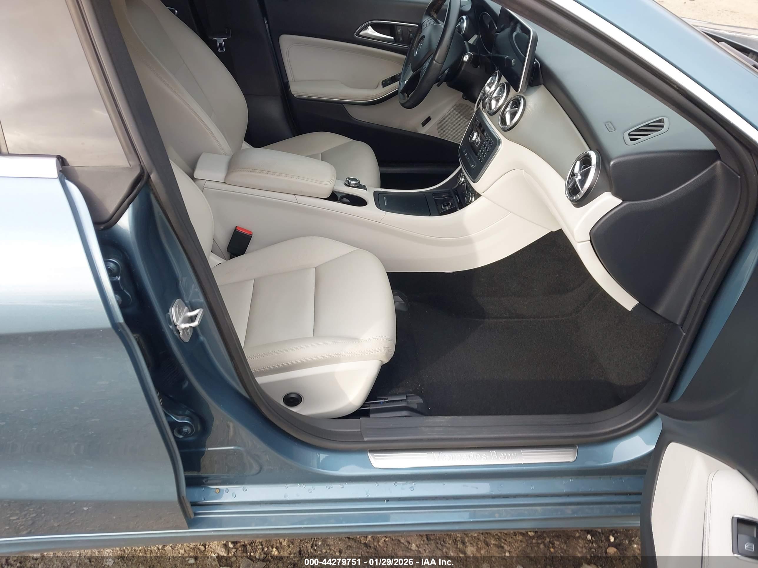 MERCEDES-BENZ CLA image 5