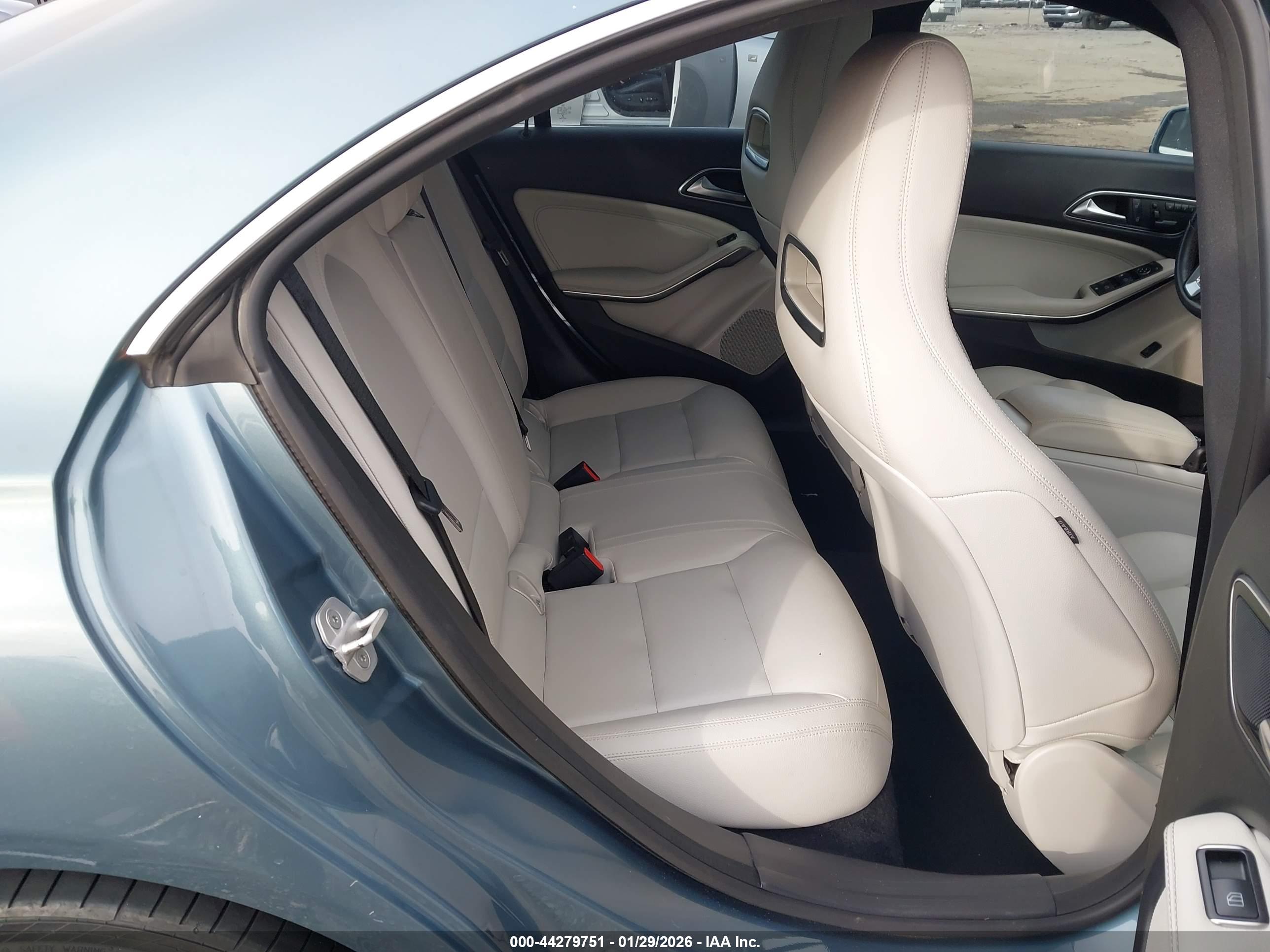MERCEDES-BENZ CLA image 8