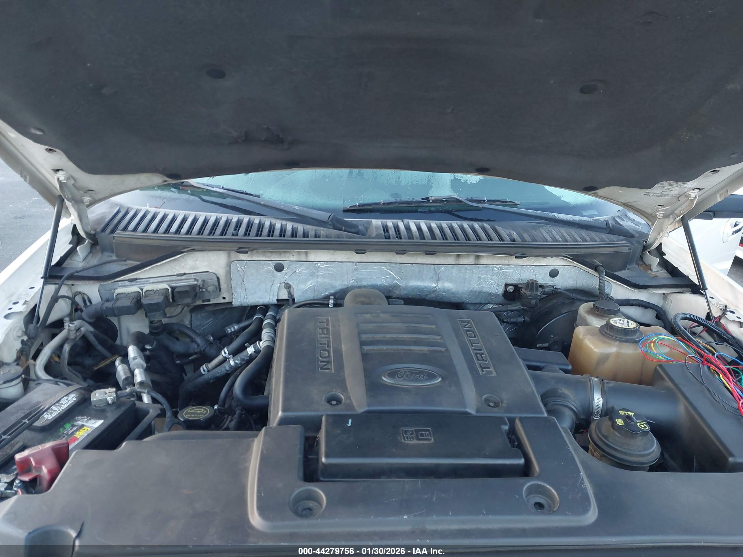 FORD EXPEDITION image 10