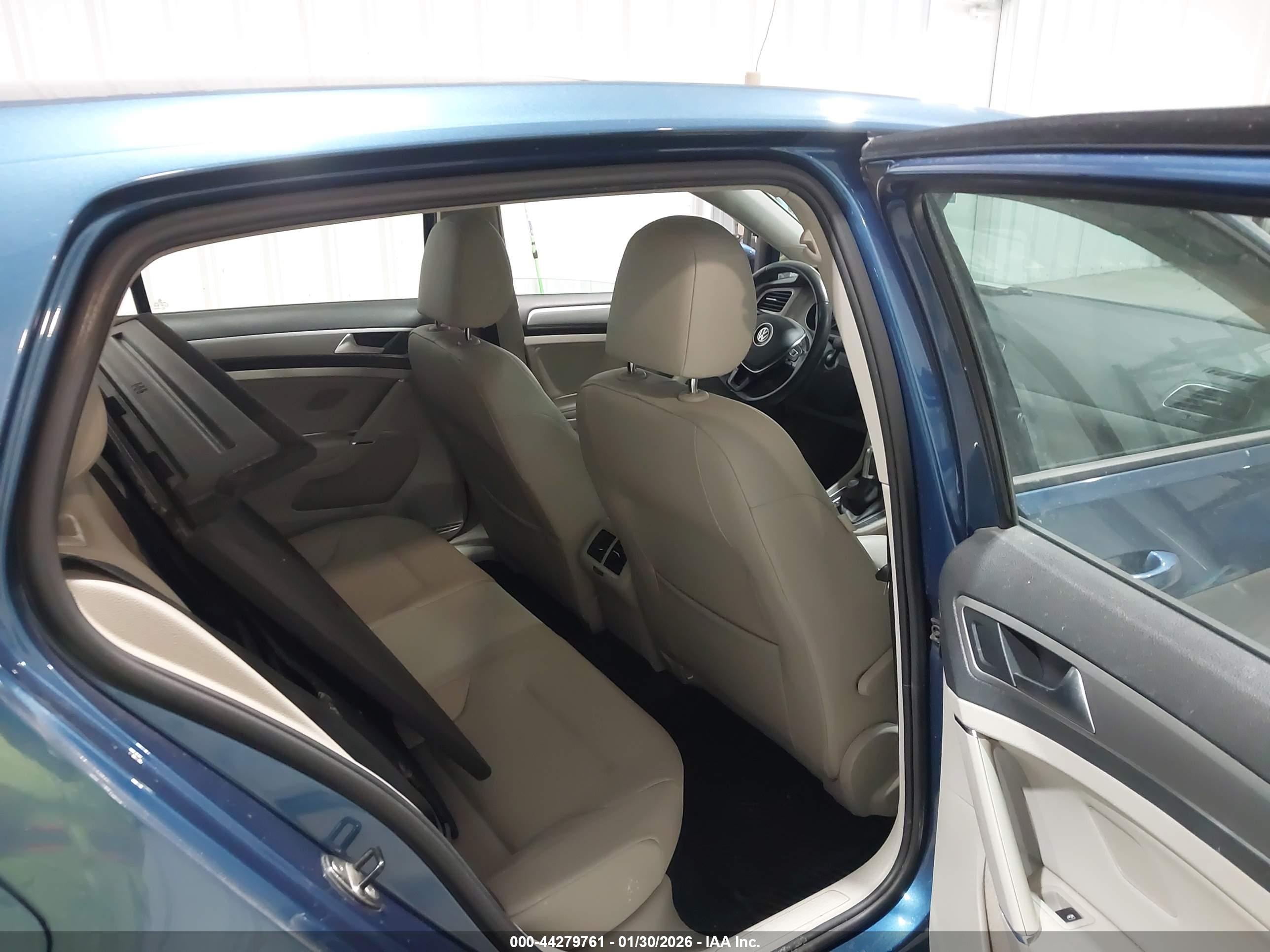 VOLKSWAGEN GOLF image 8